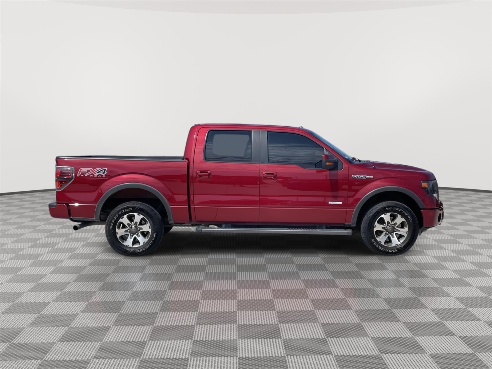 Vehicle photo 6