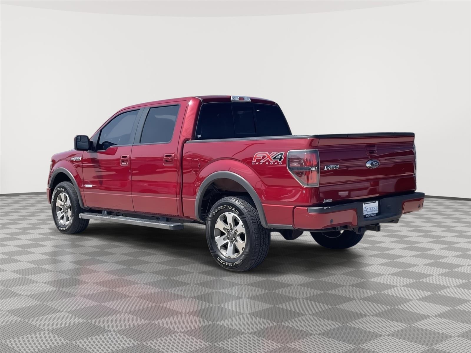 Vehicle photo 9