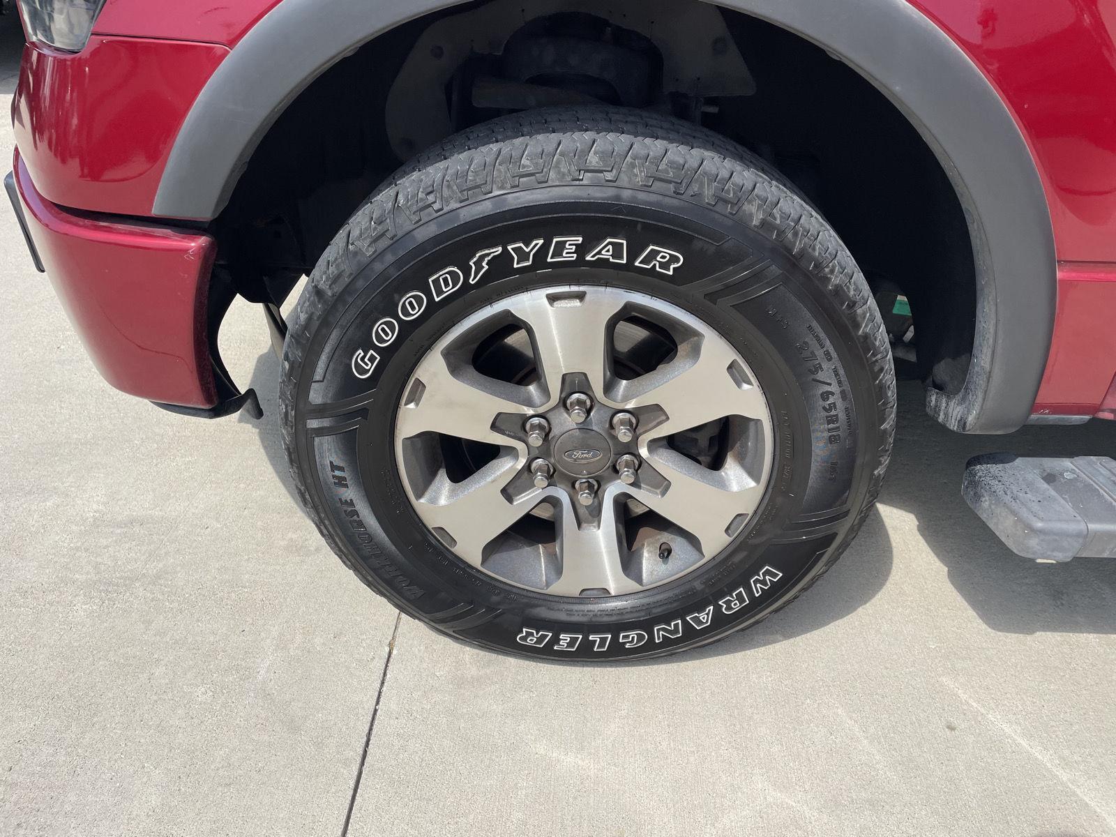 Vehicle photo 10