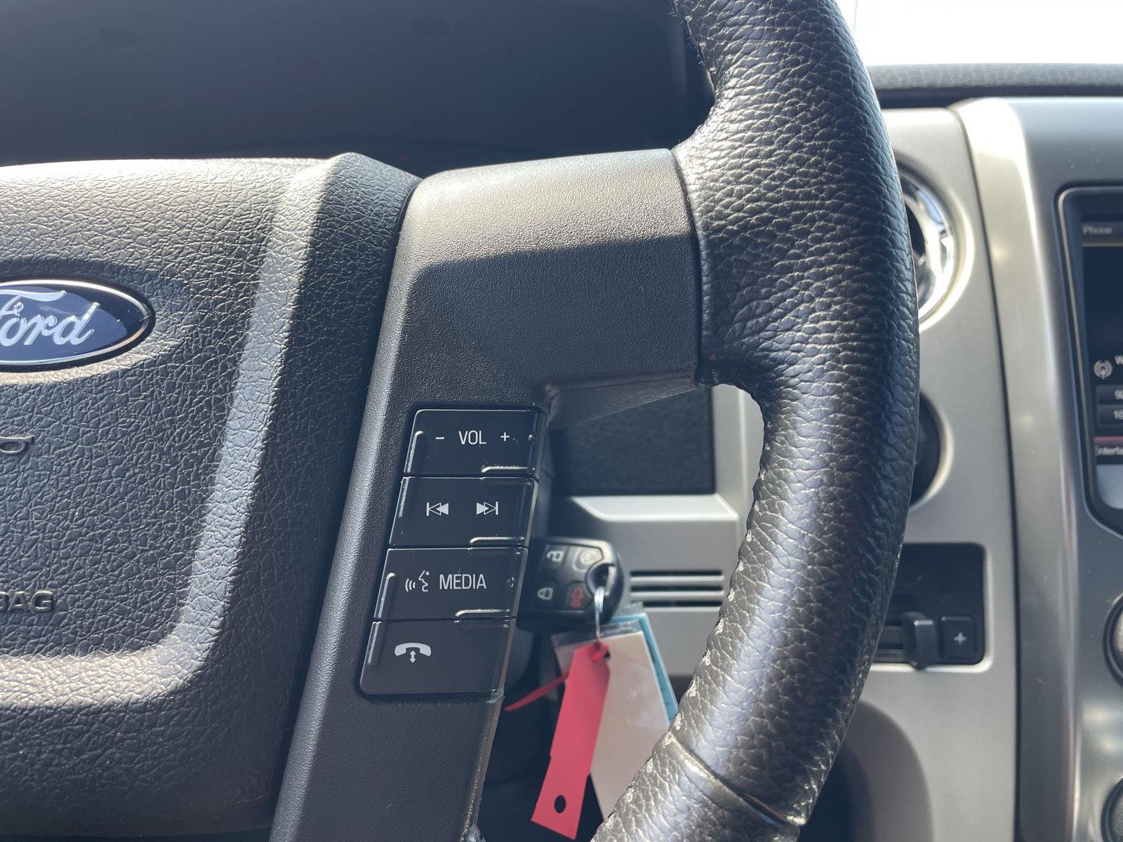 Vehicle photo 13