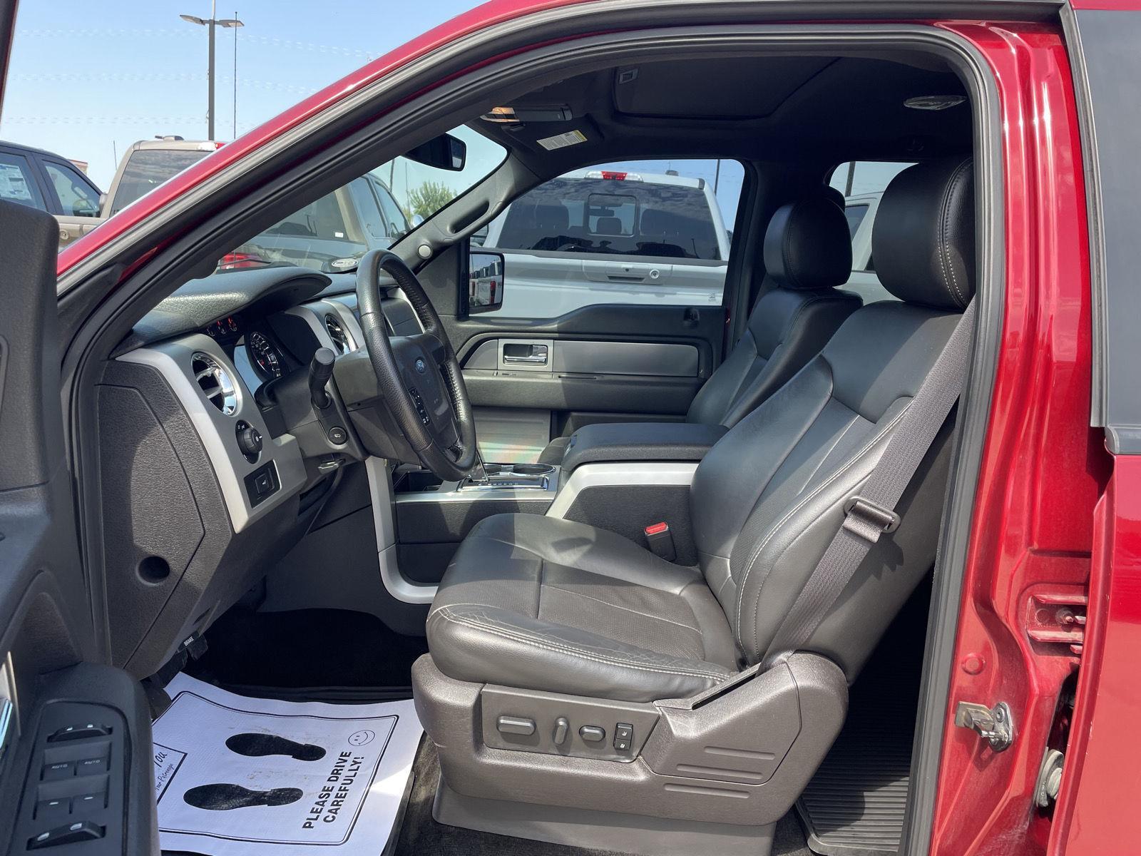 Vehicle photo 16