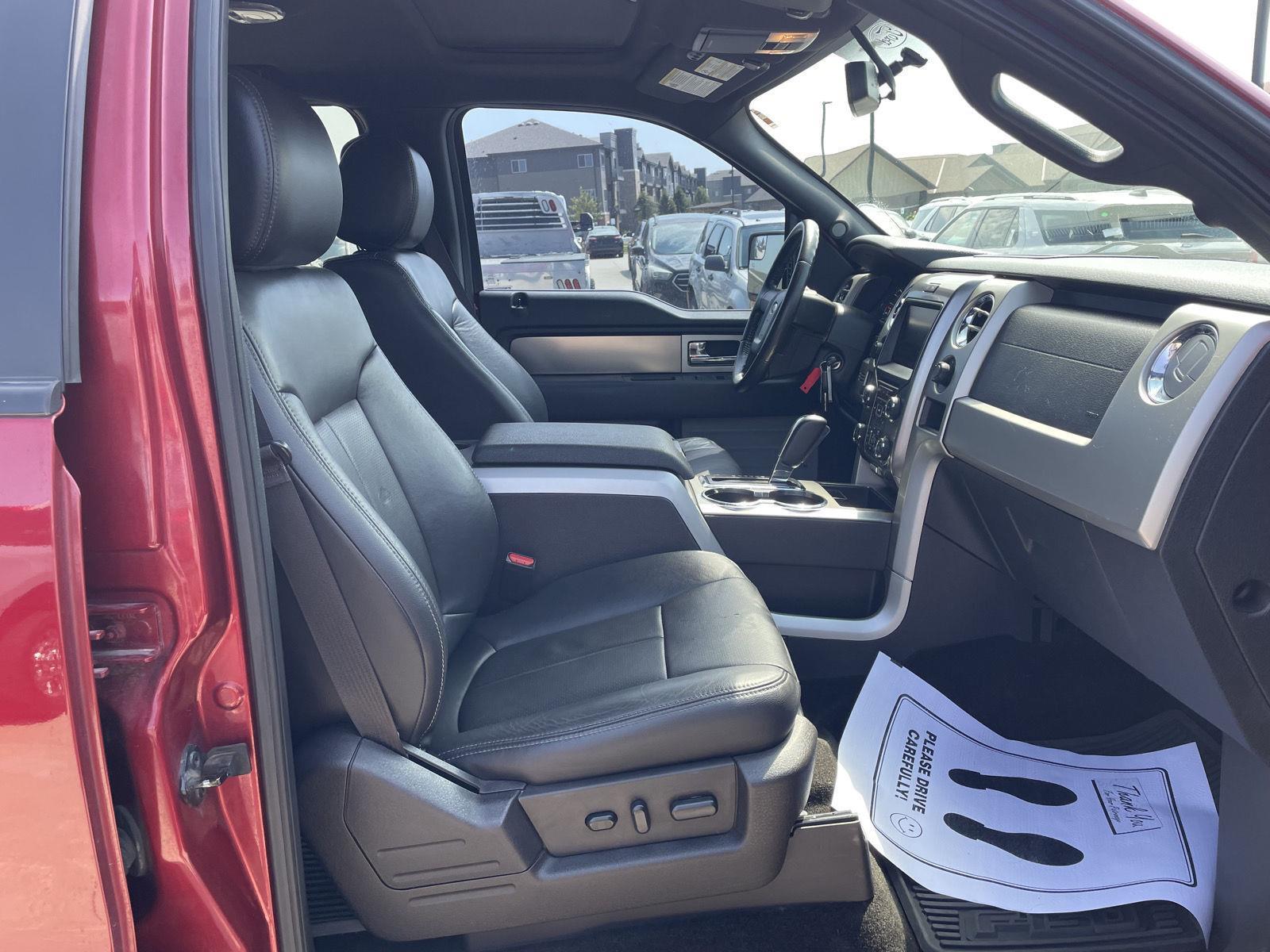 Vehicle photo 18