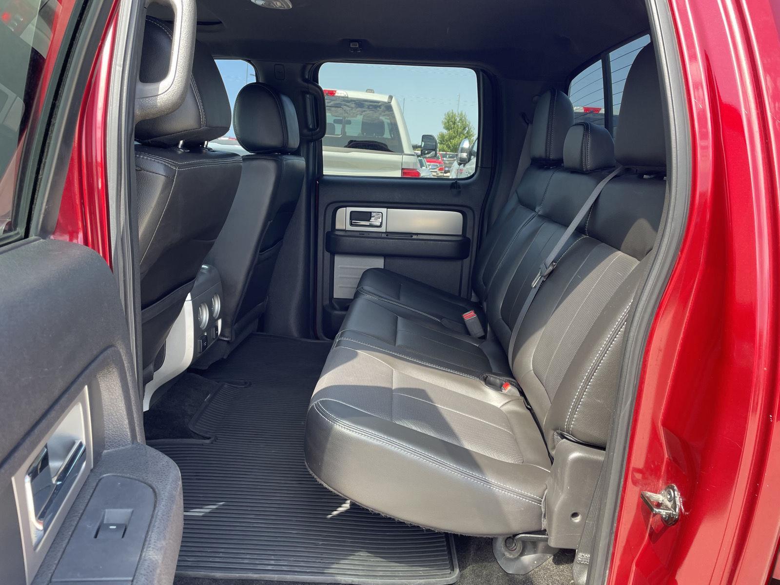 Vehicle photo 19