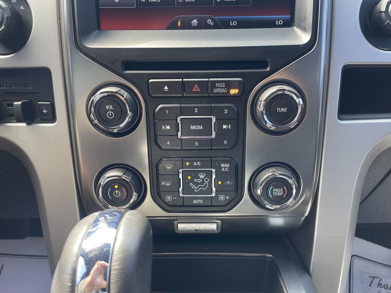Vehicle photo 23