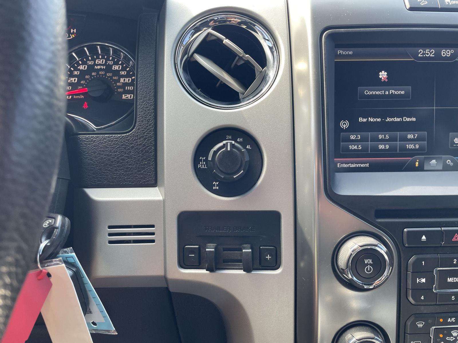 Vehicle photo 25