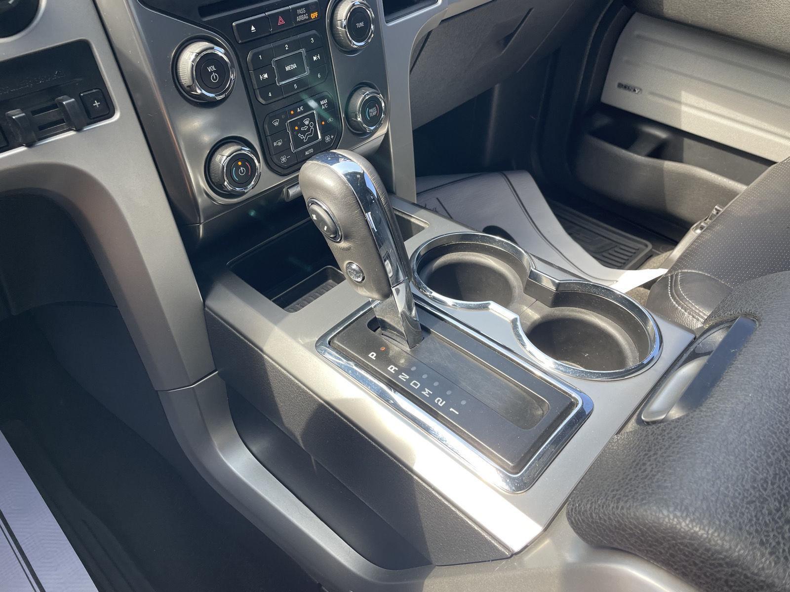Vehicle photo 28