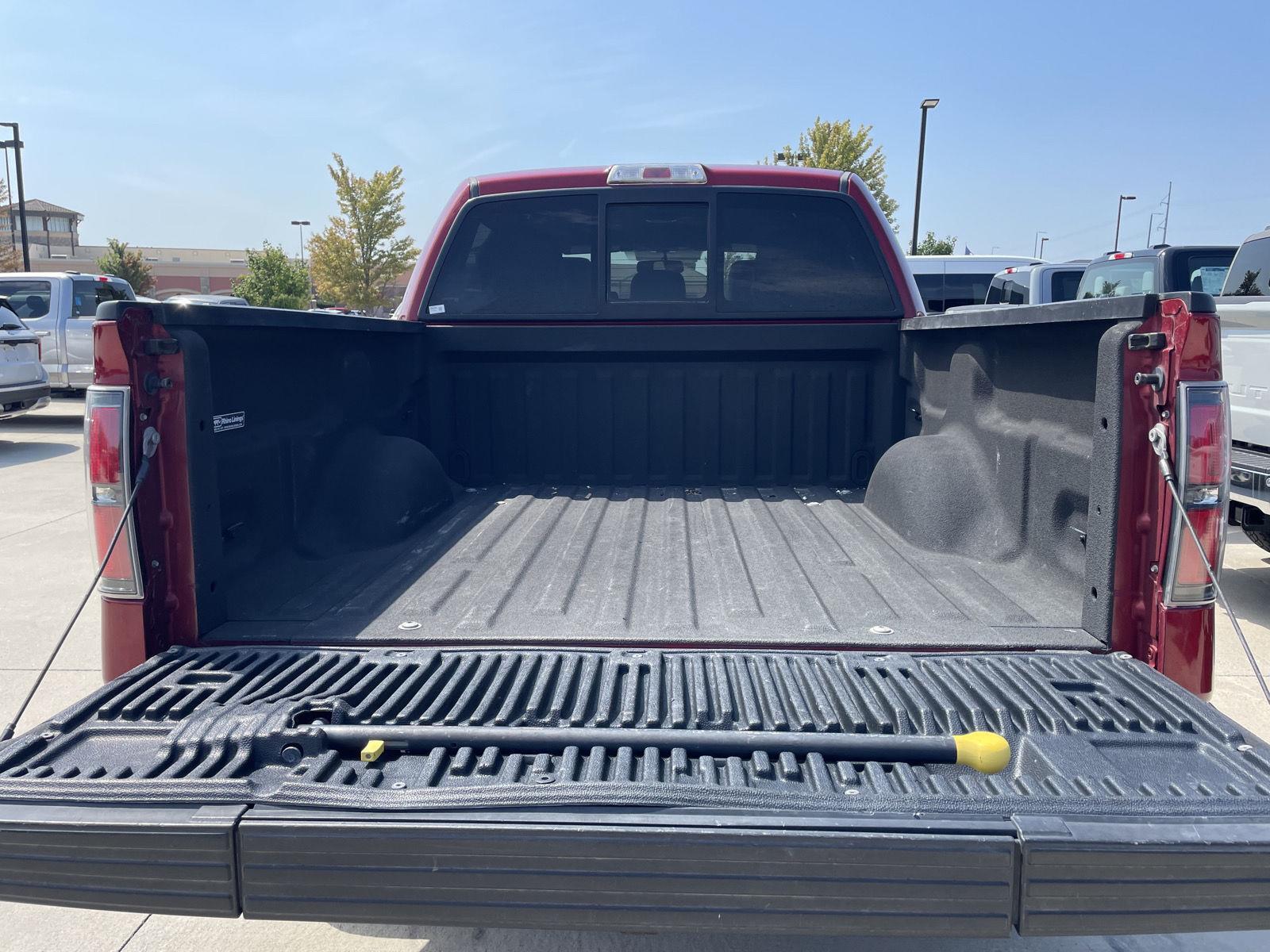 Vehicle photo 32