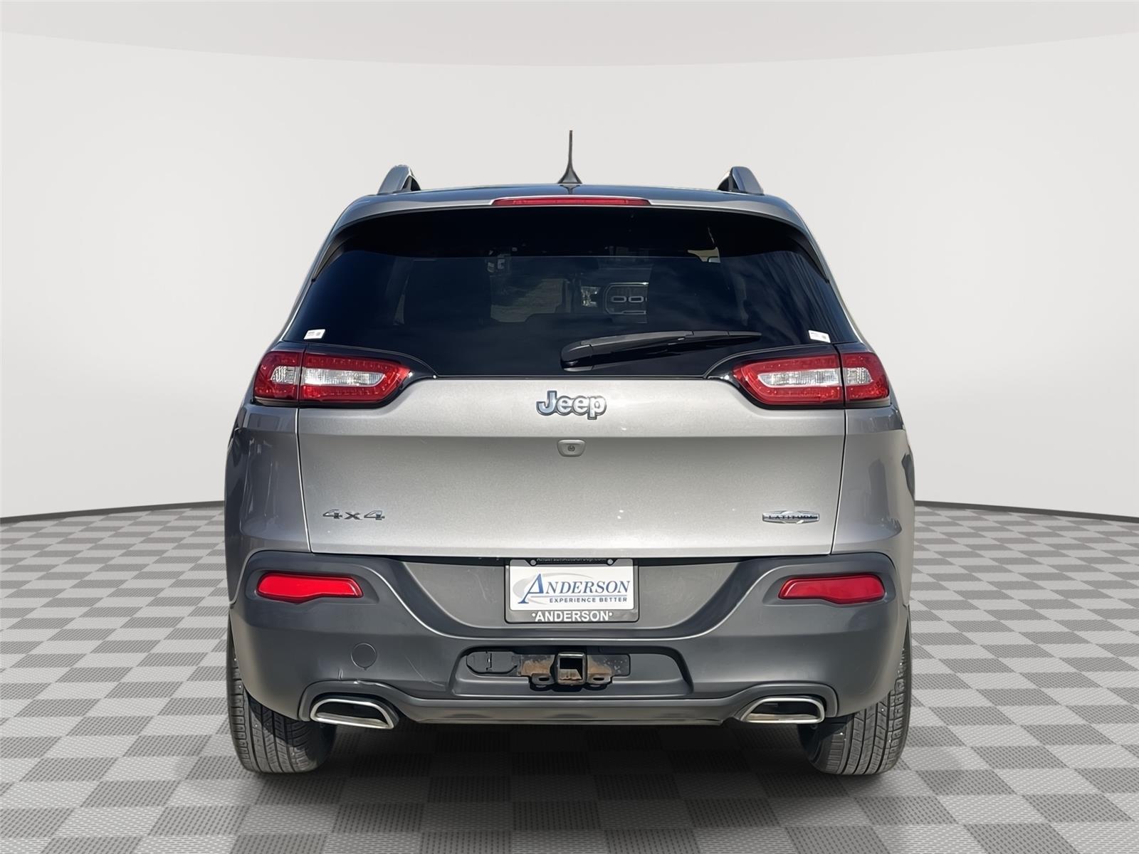 Vehicle photo 7