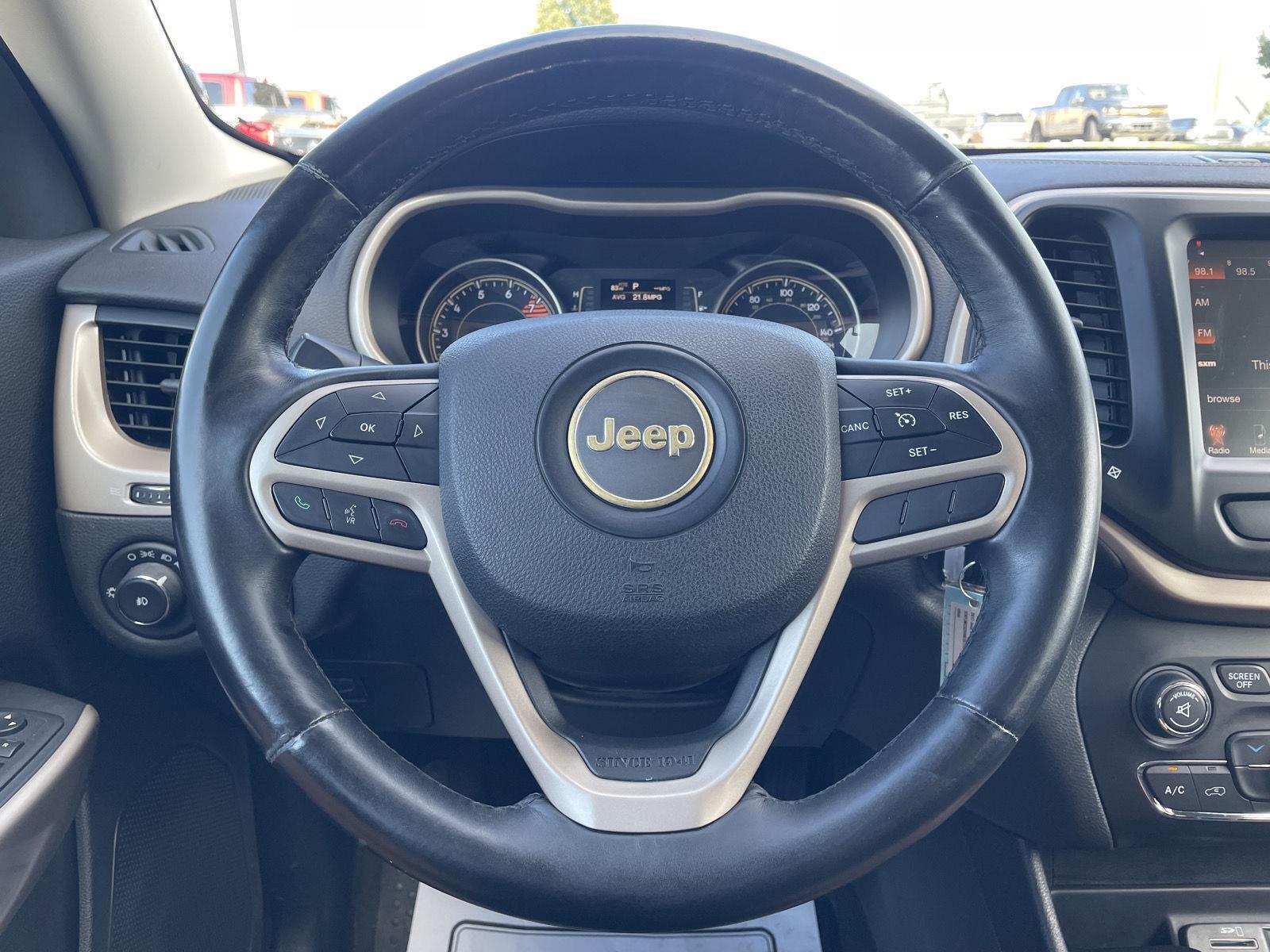 Vehicle photo 11