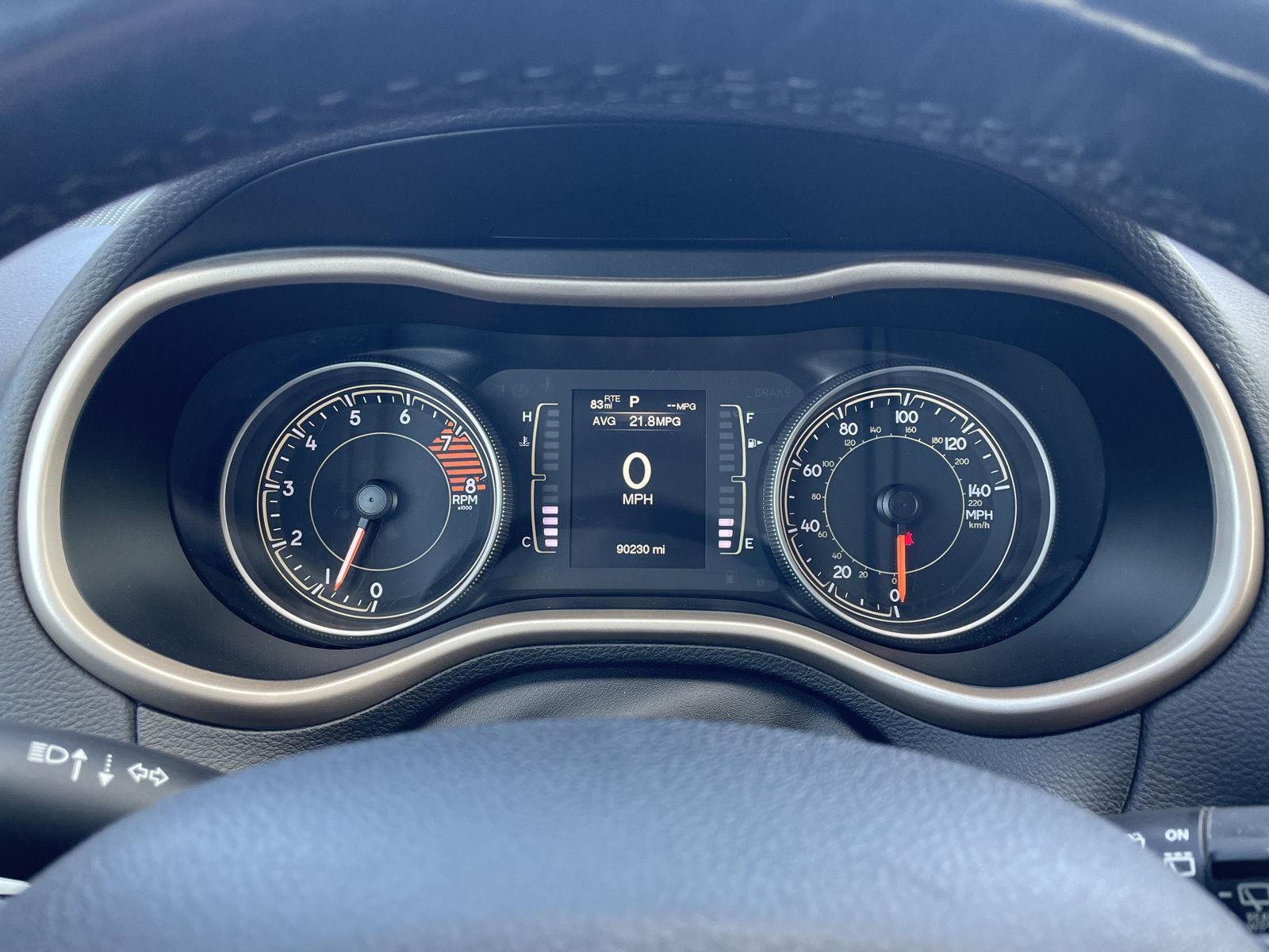 Vehicle photo 14