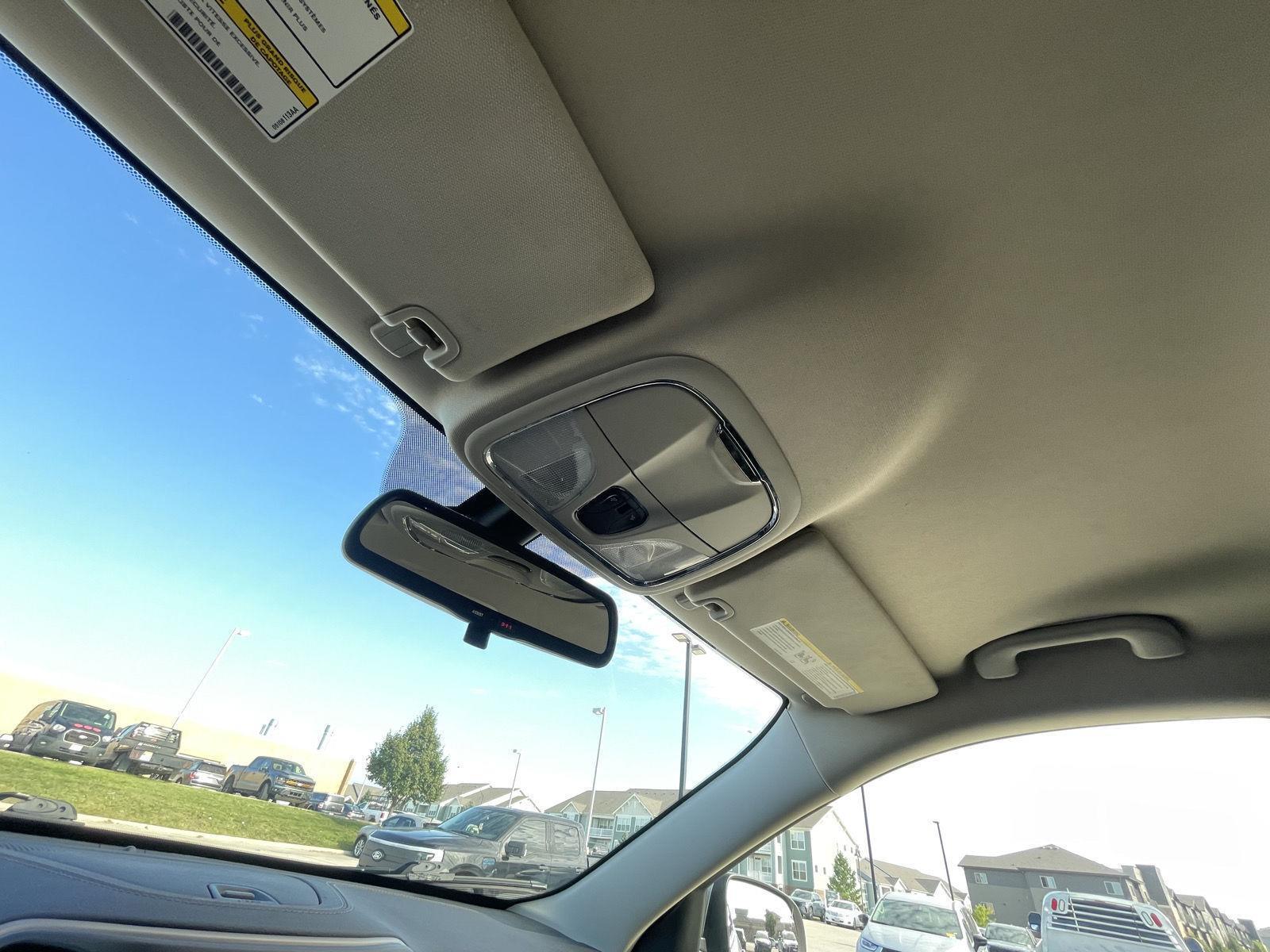 Vehicle photo 20