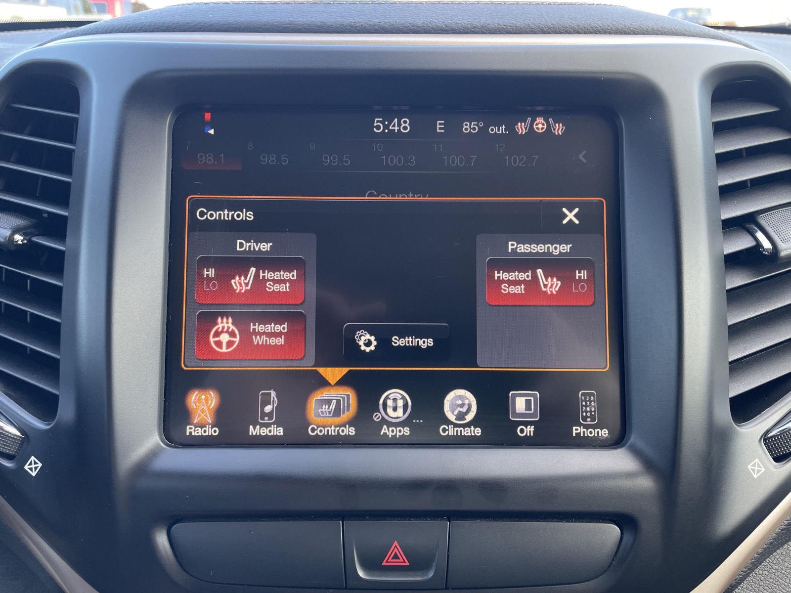 Vehicle photo 24
