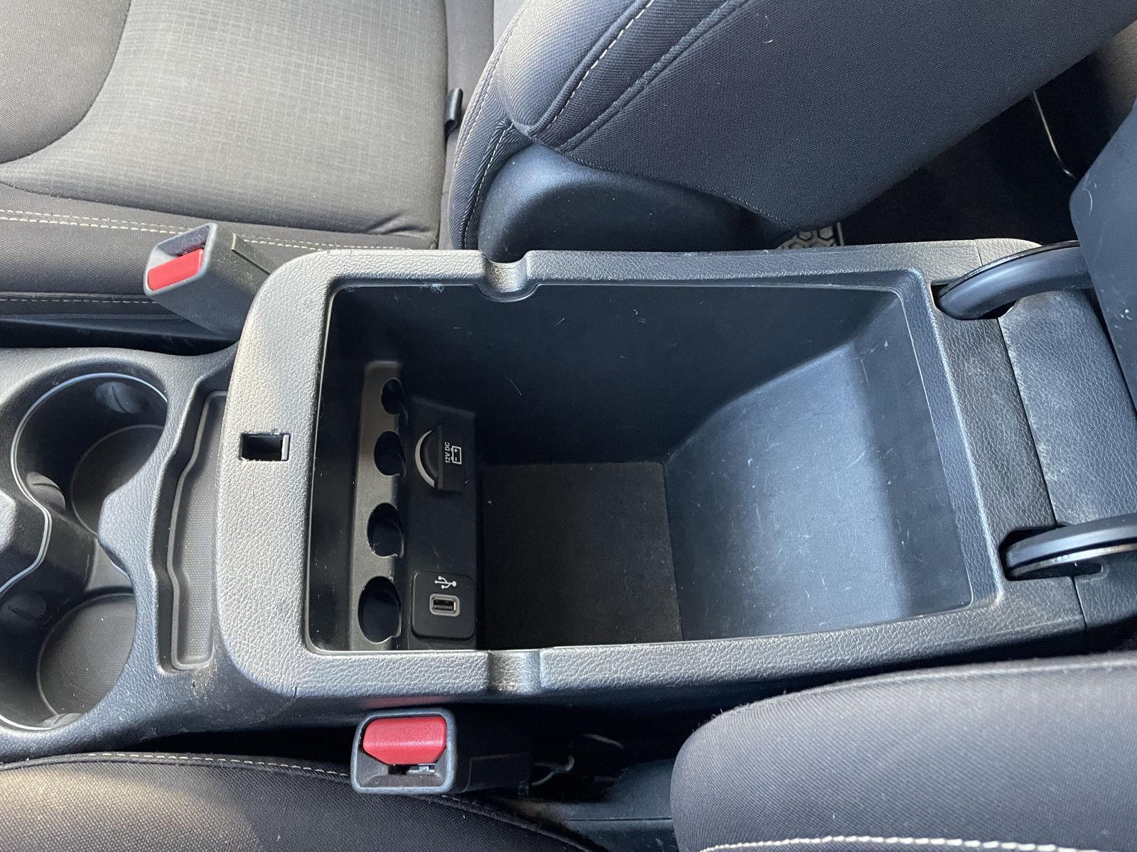 Vehicle photo 28