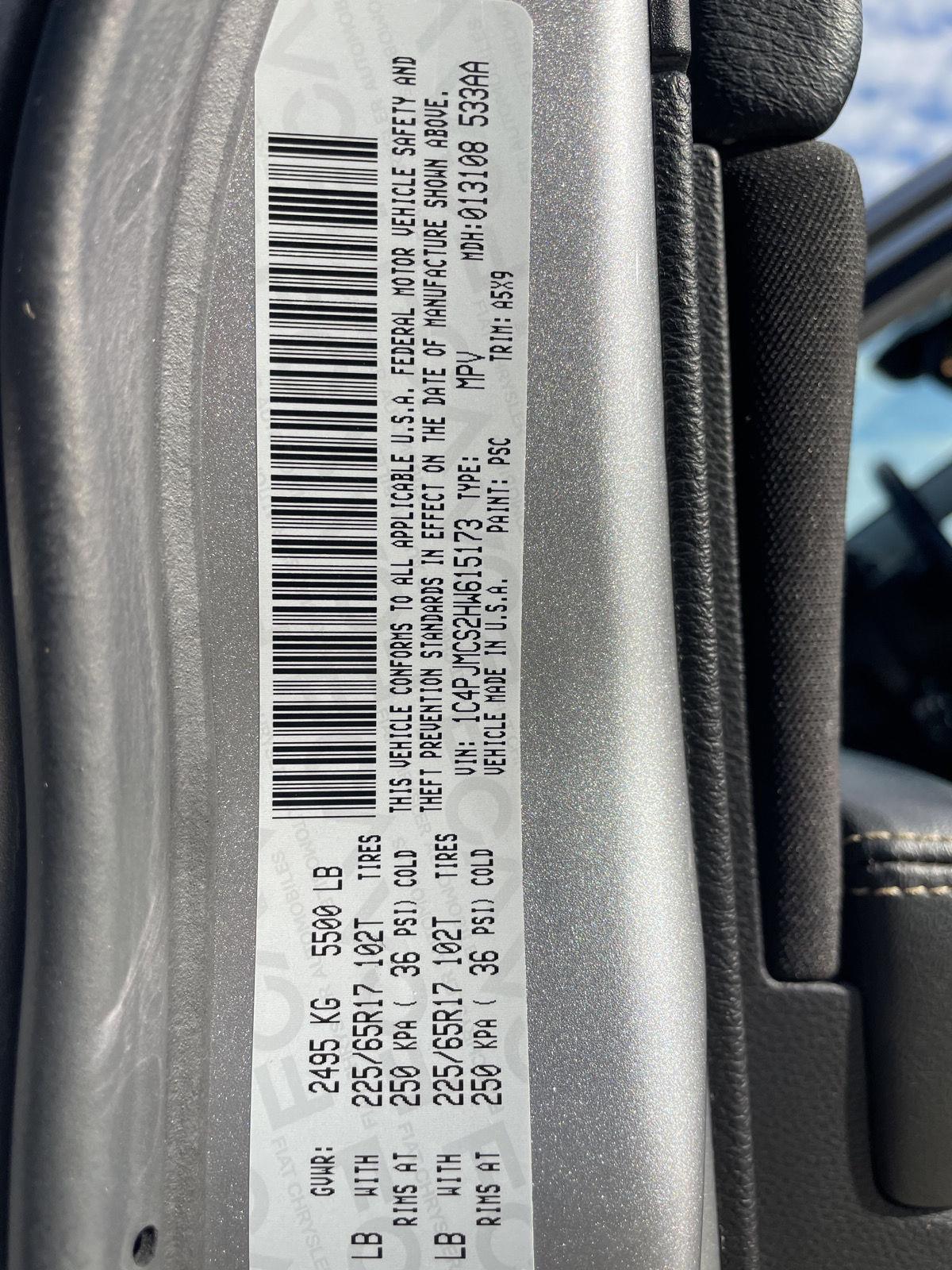 Vehicle photo 29