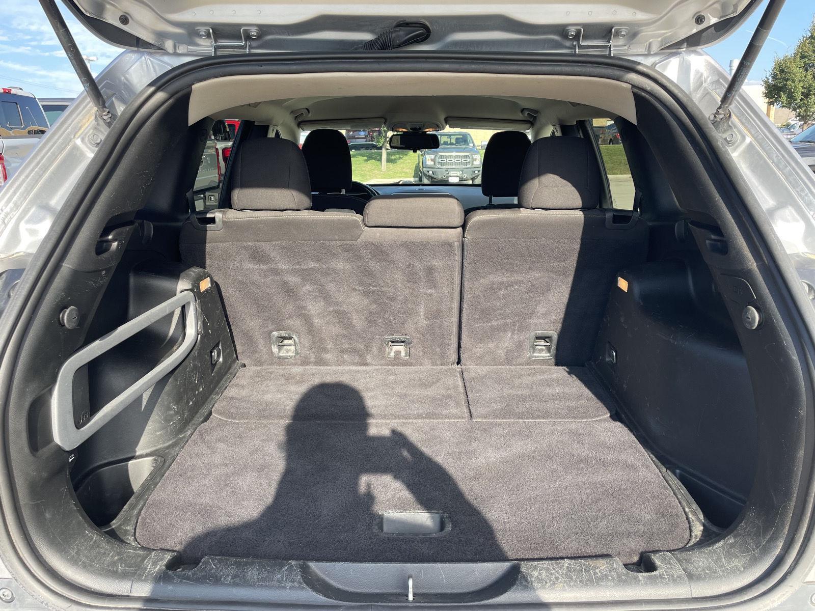 Vehicle photo 32