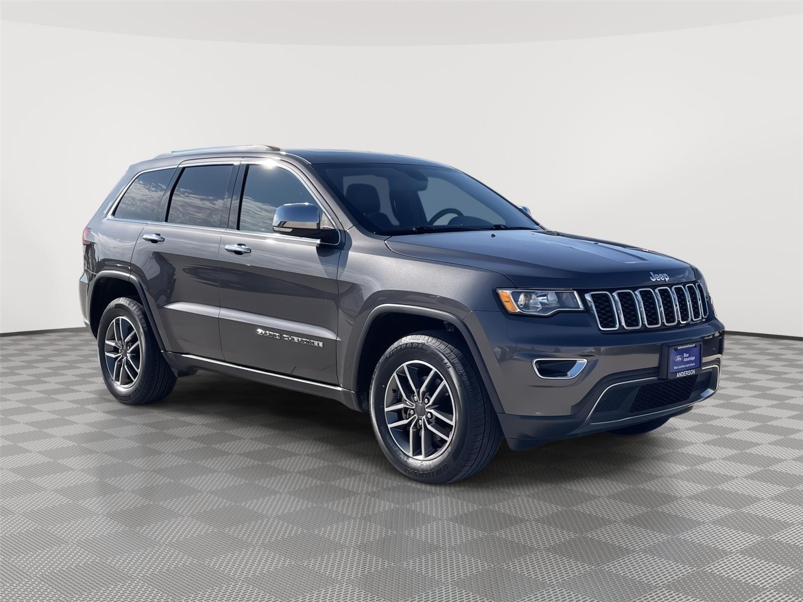 Vehicle photo 5