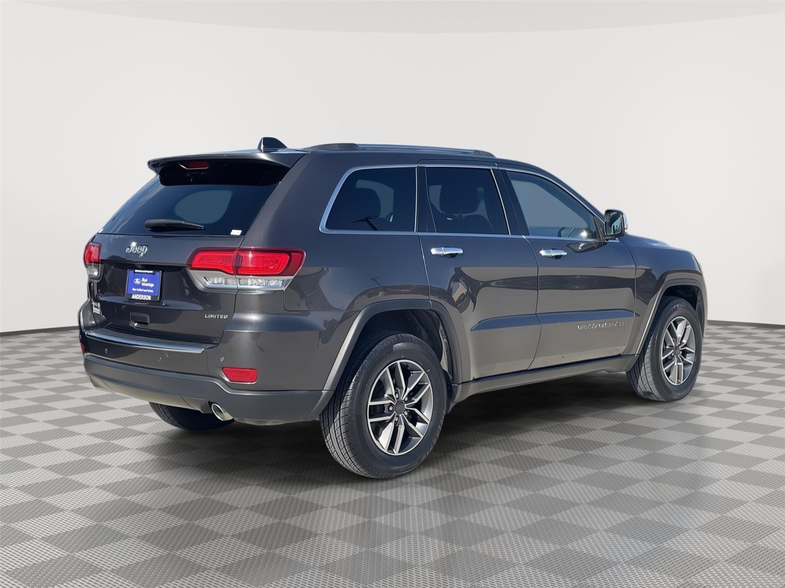 Vehicle photo 7