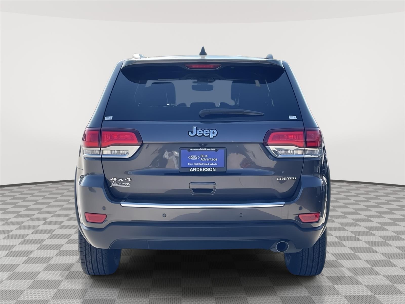 Vehicle photo 8
