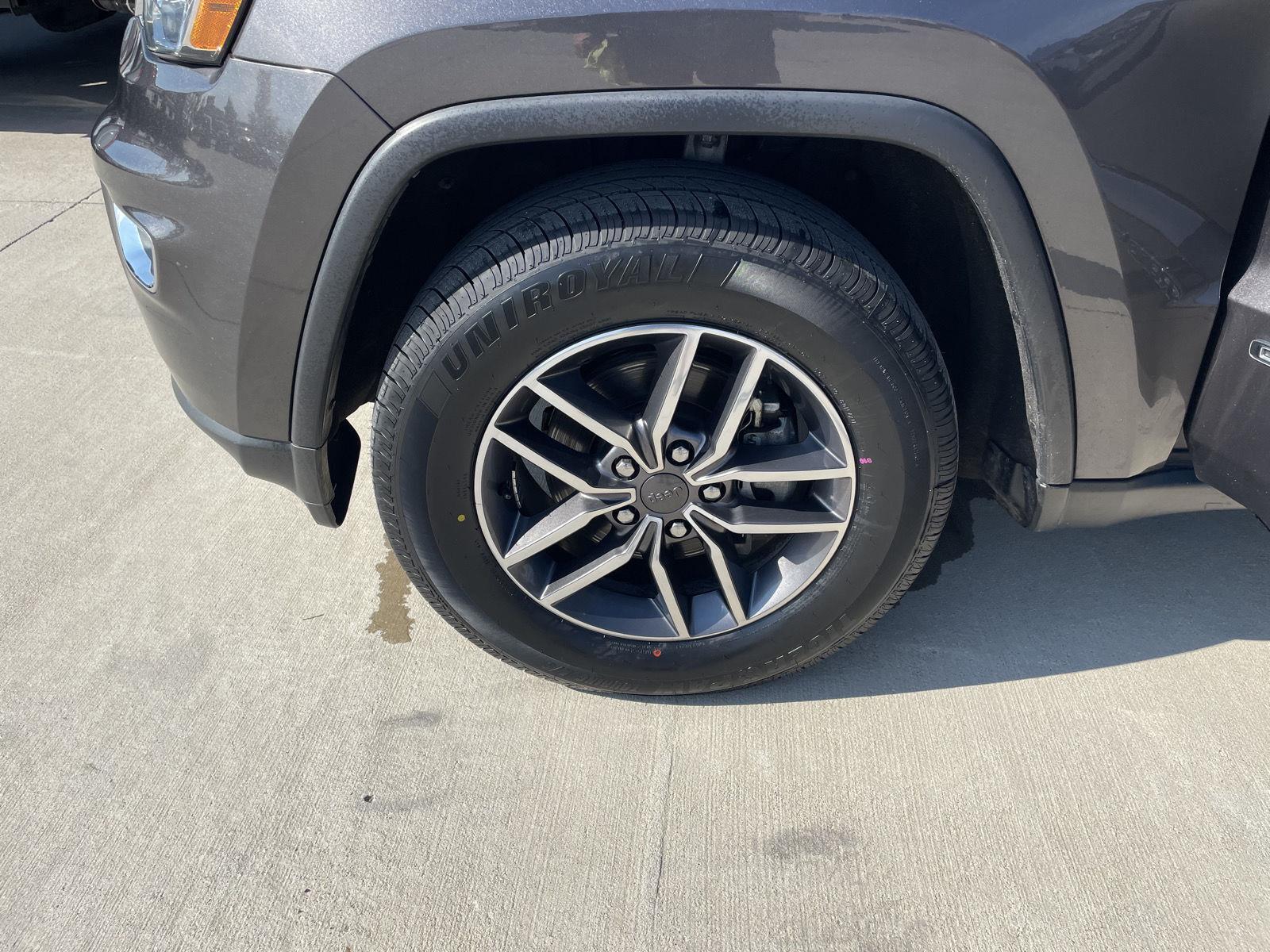 Vehicle photo 10