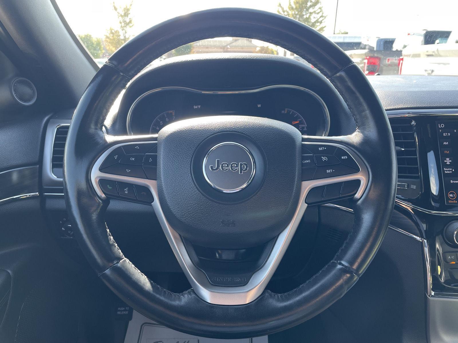Vehicle photo 12