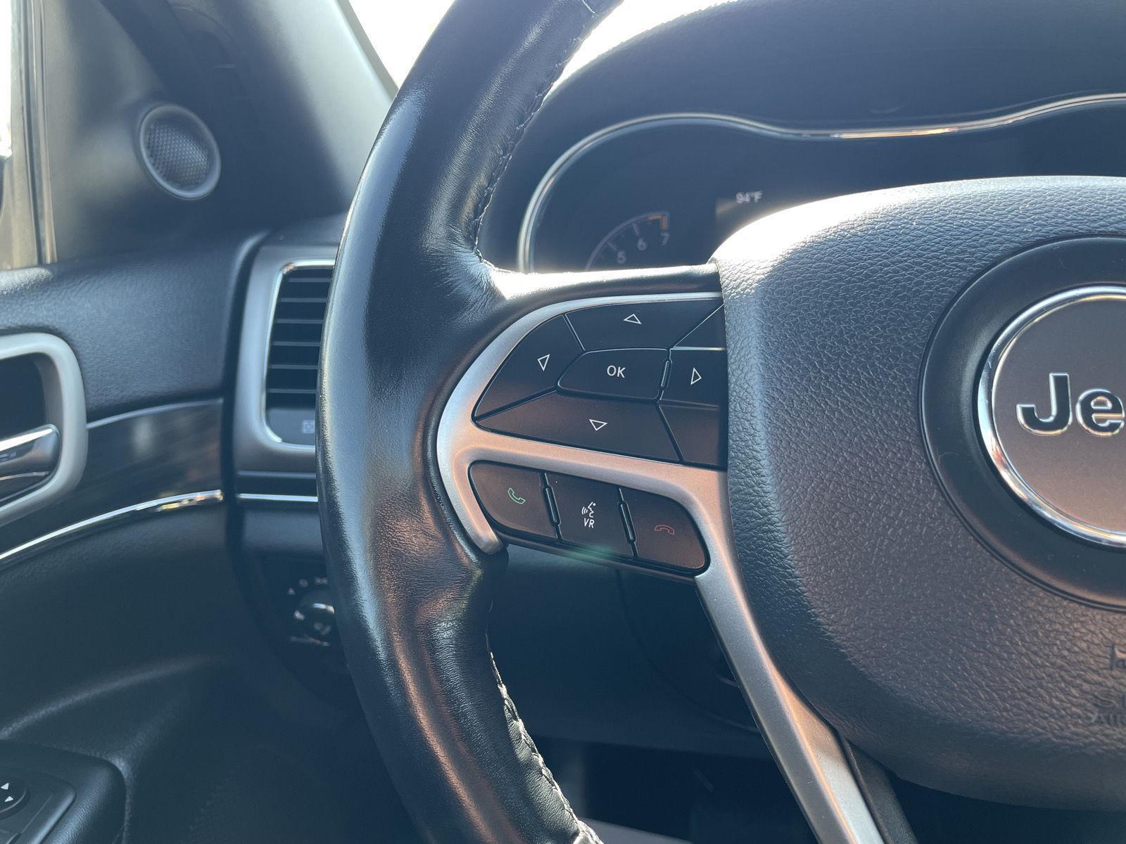 Vehicle photo 13