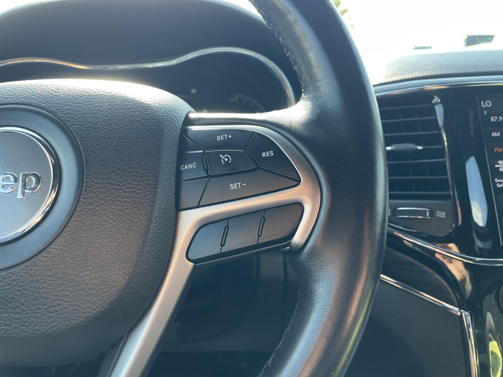 Vehicle photo 14