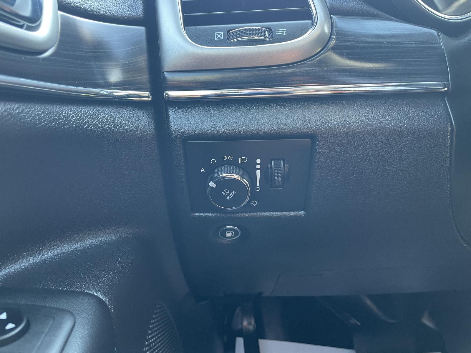 Vehicle photo 16
