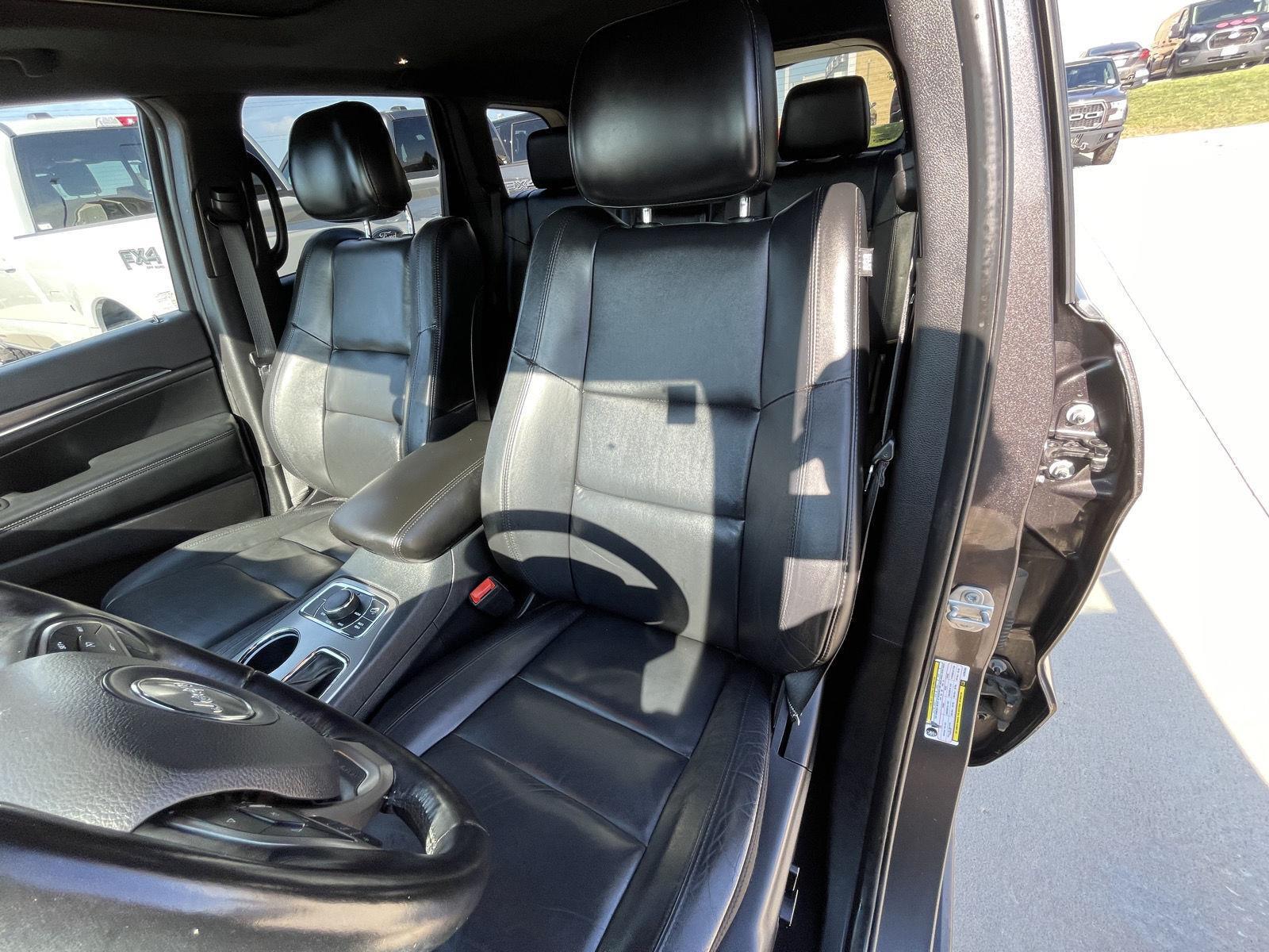 Vehicle photo 18