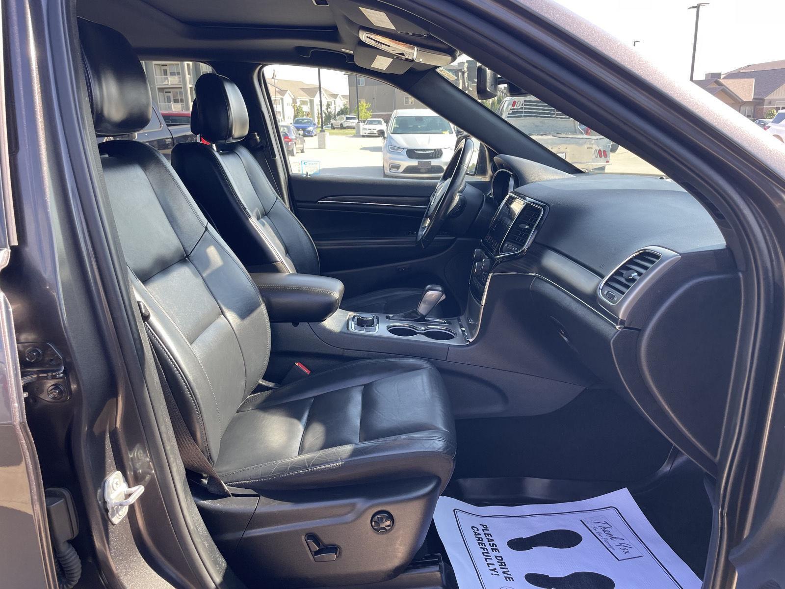 Vehicle photo 19