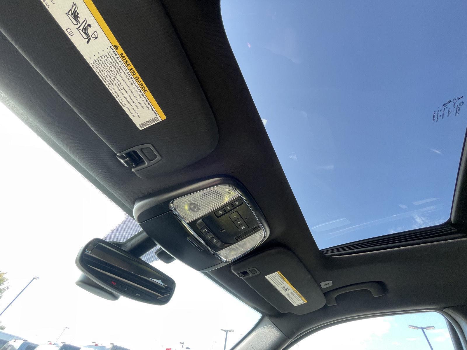 Vehicle photo 21