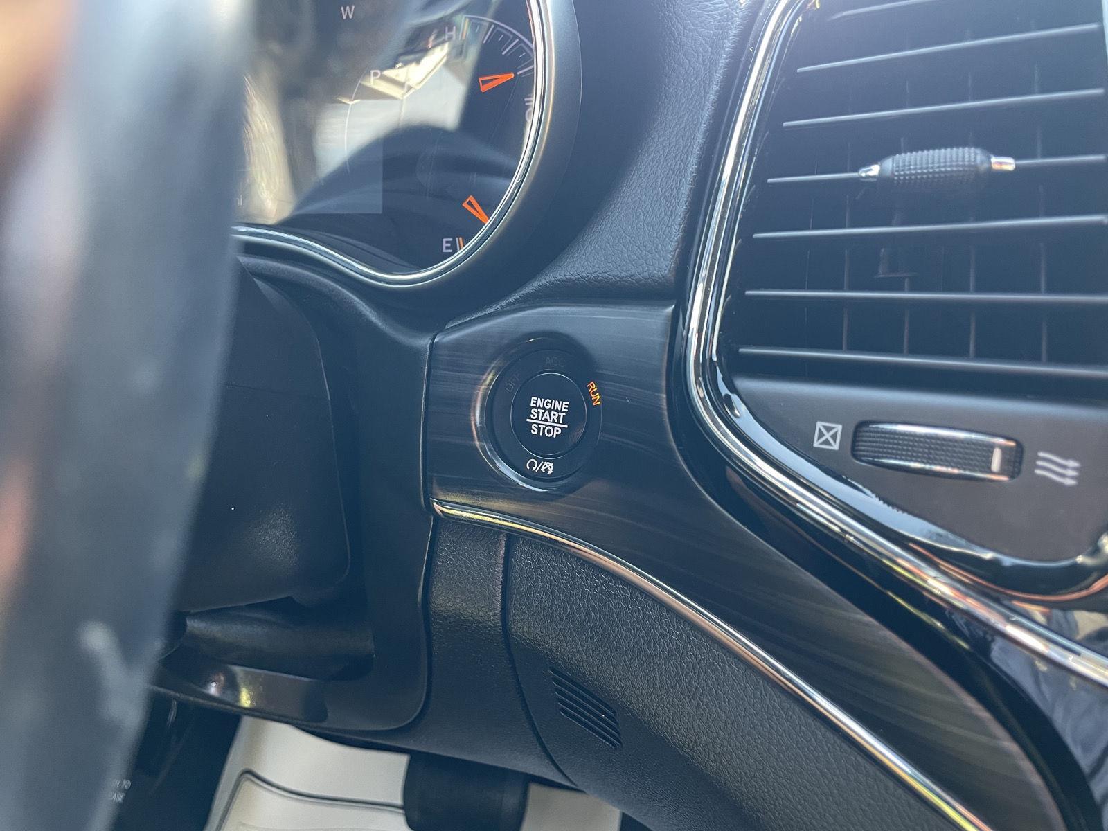 Vehicle photo 25