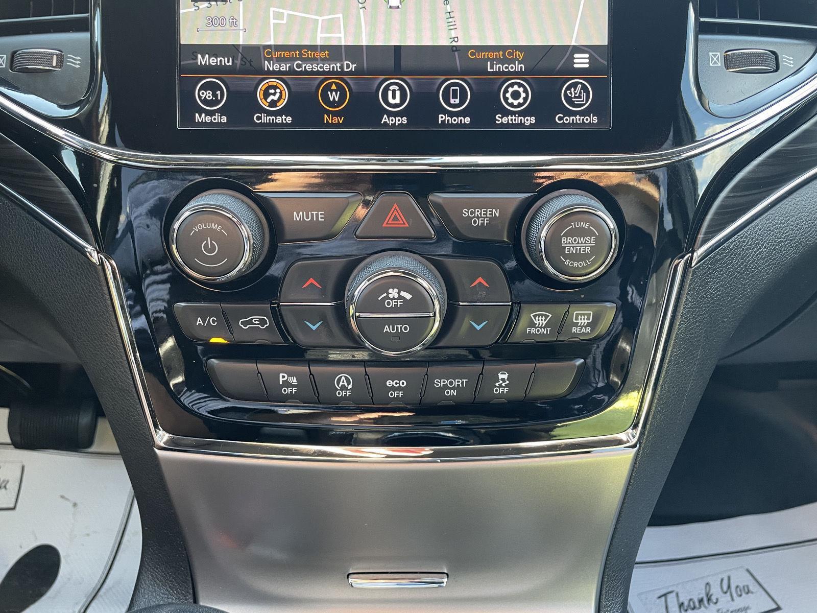 Vehicle photo 26