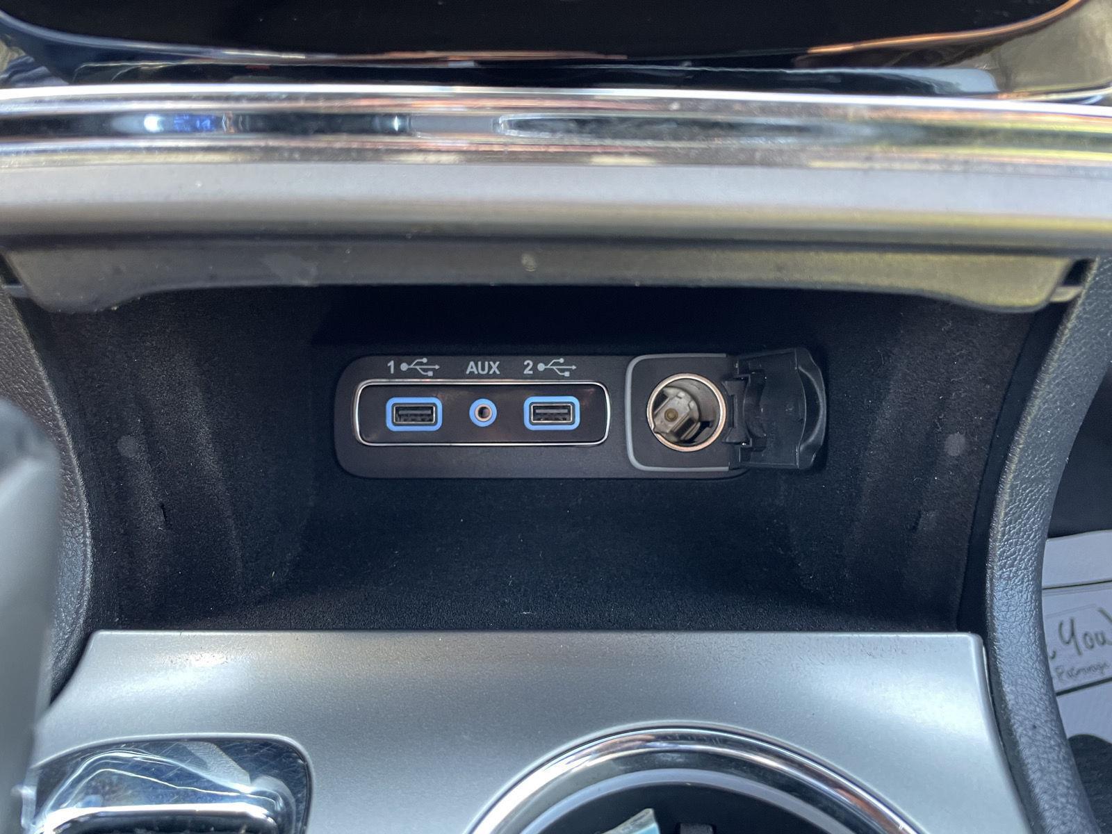 Vehicle photo 28