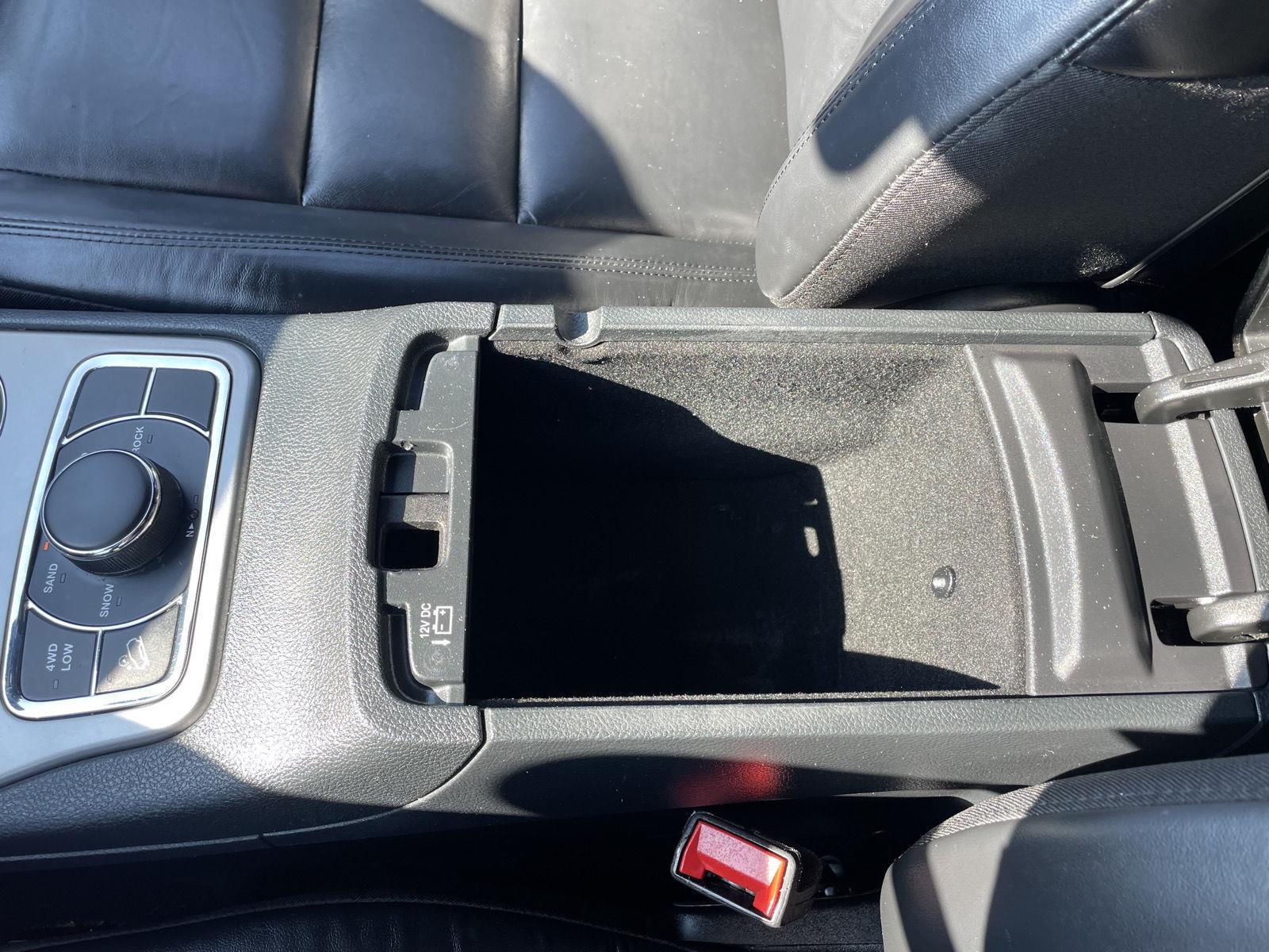 Vehicle photo 31