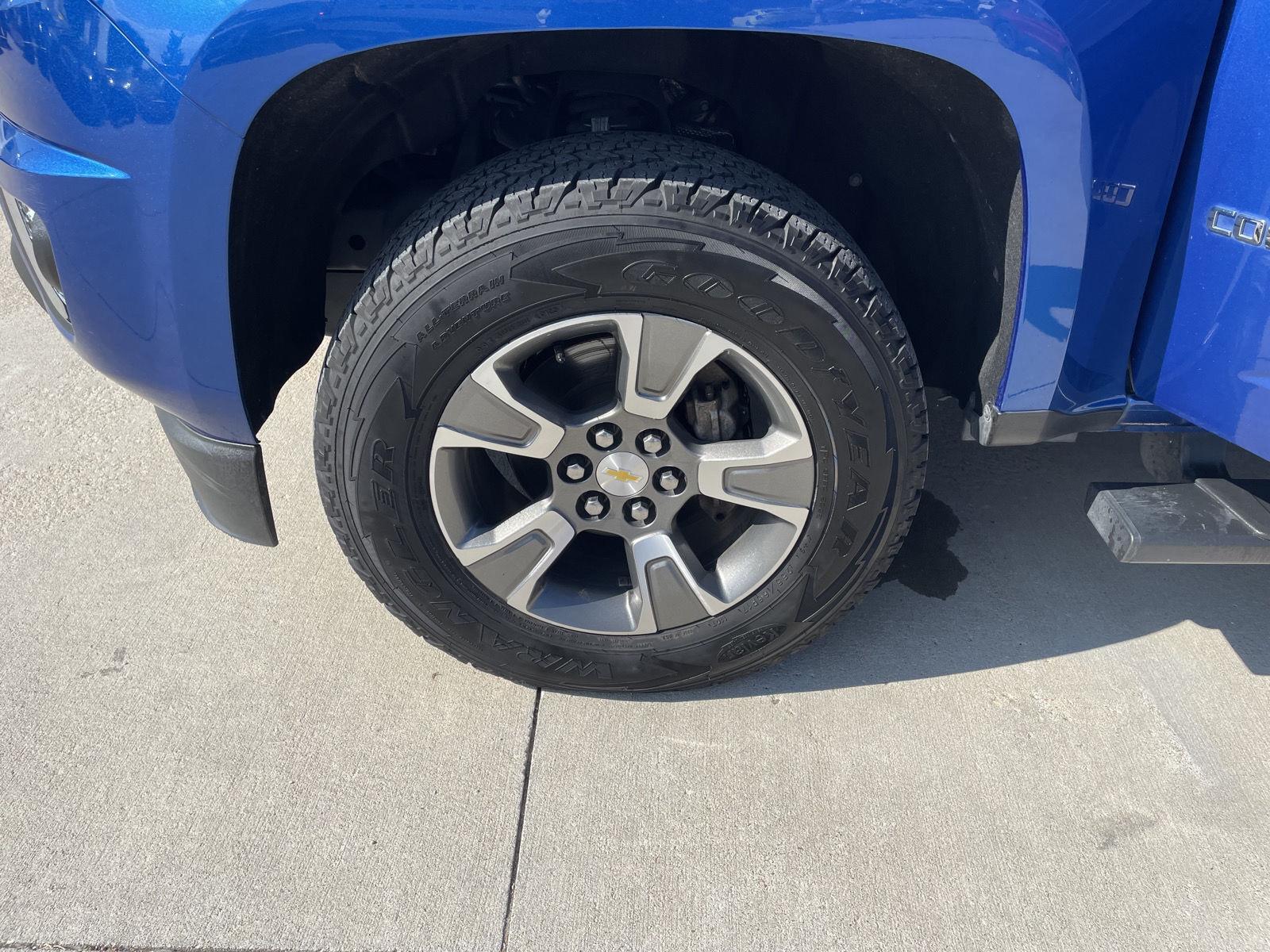 Vehicle photo 10