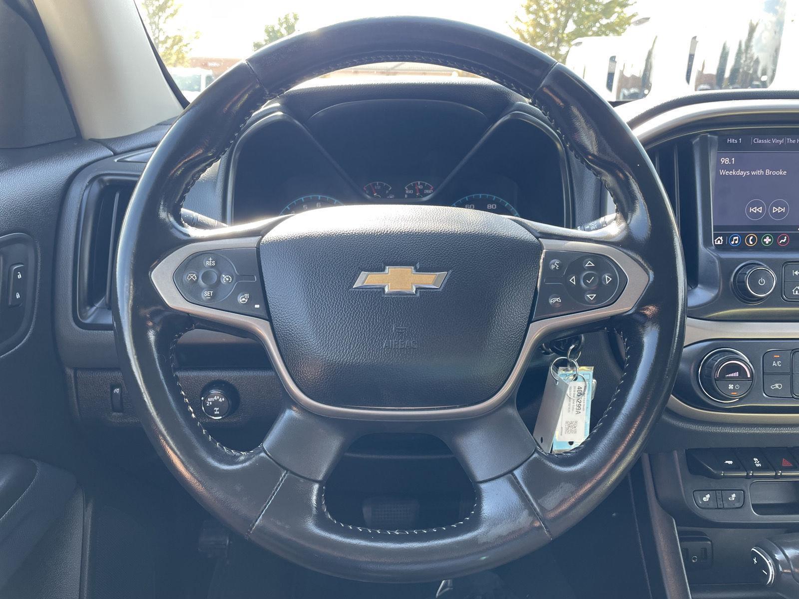 Vehicle photo 12