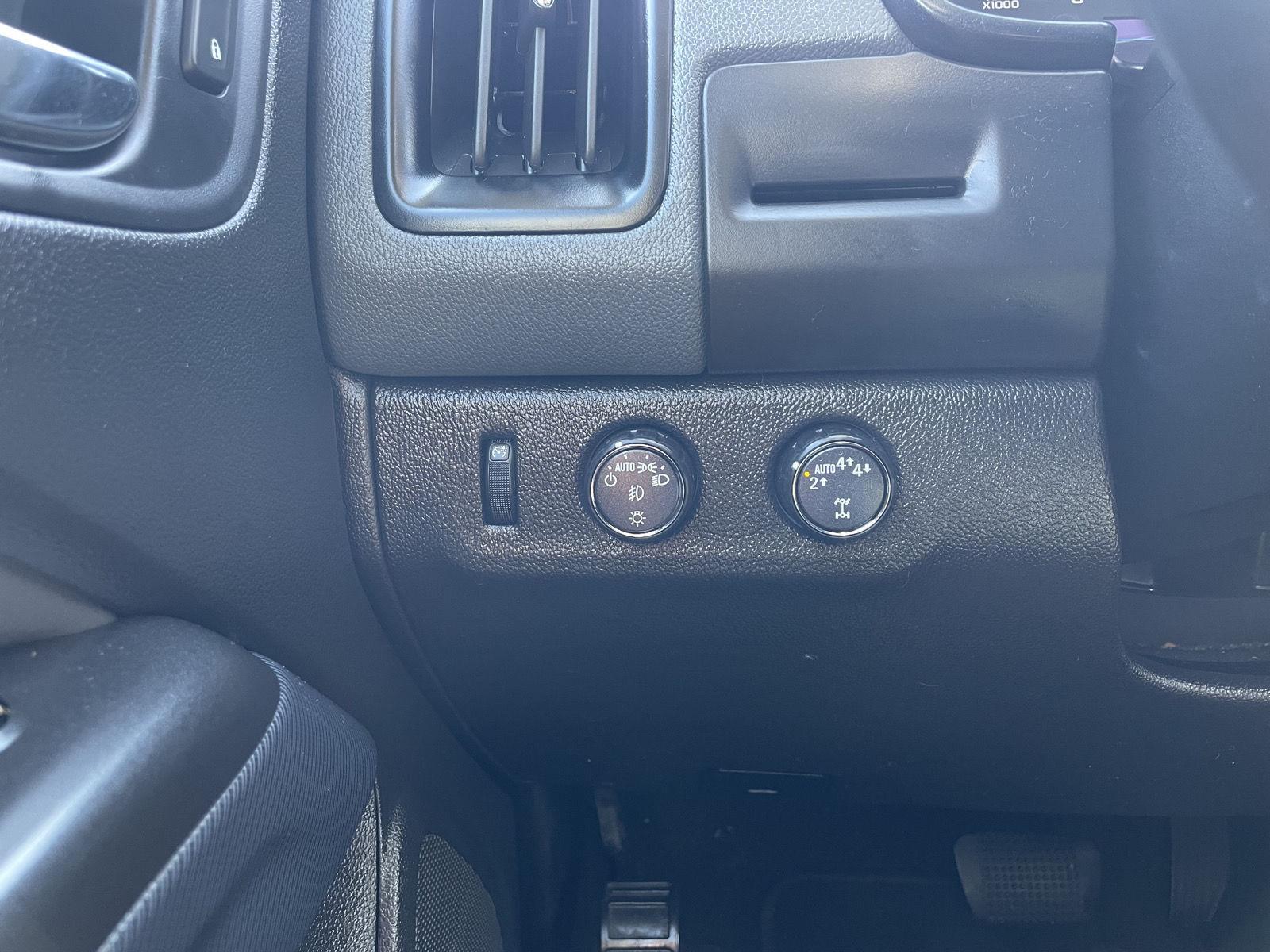 Vehicle photo 16