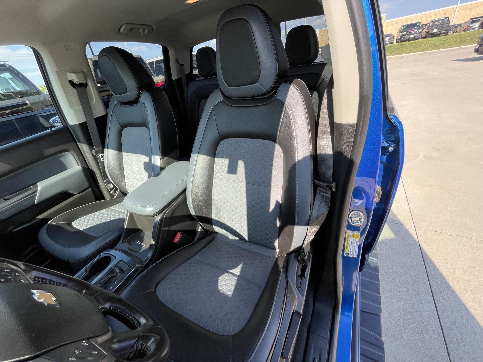 Vehicle photo 18