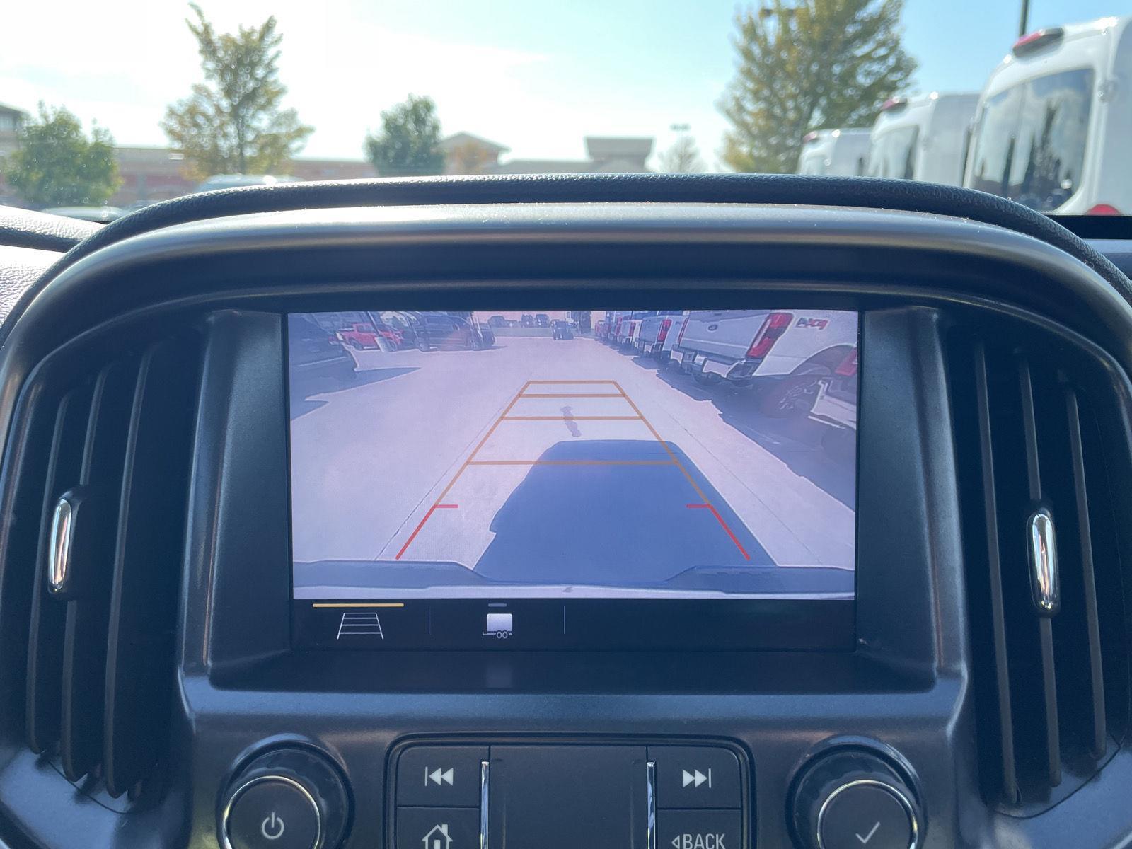 Vehicle photo 23