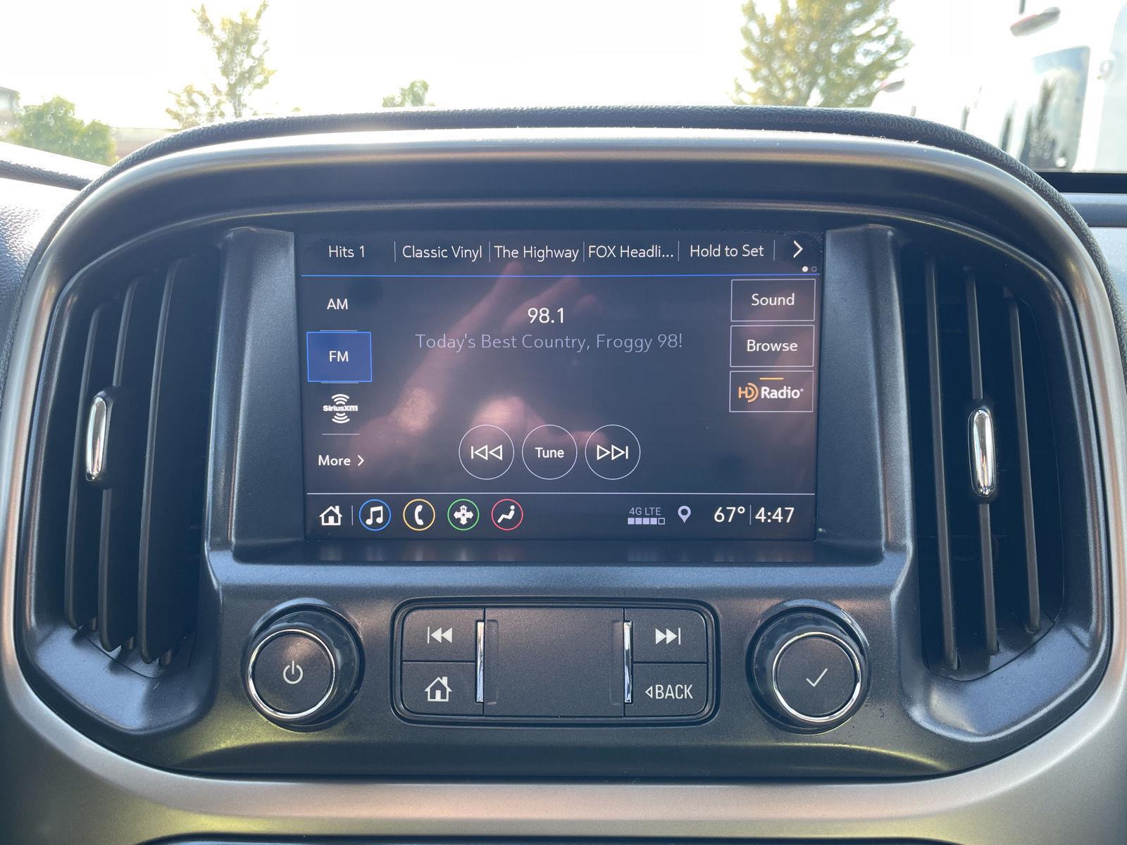 Vehicle photo 24