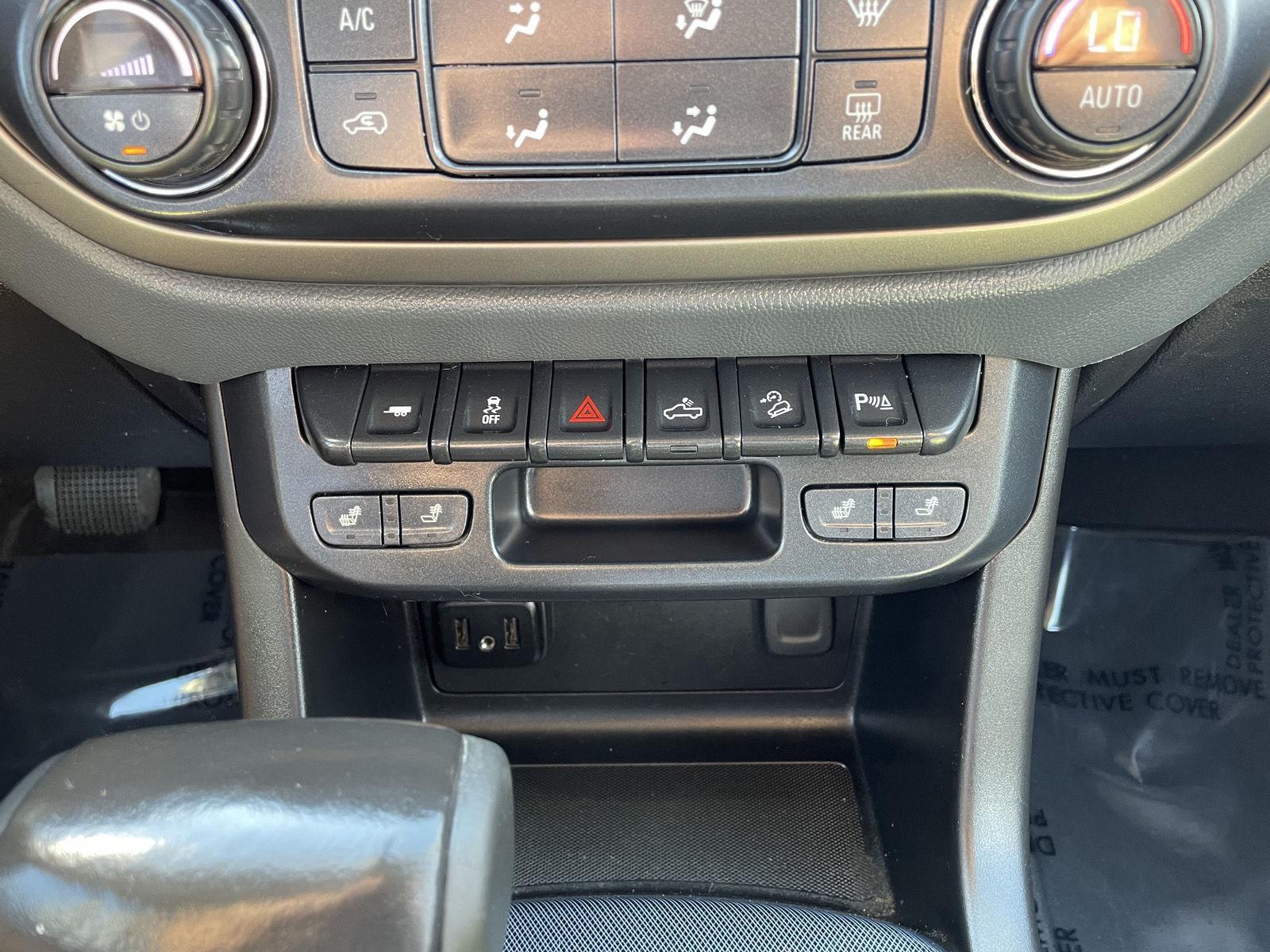 Vehicle photo 26