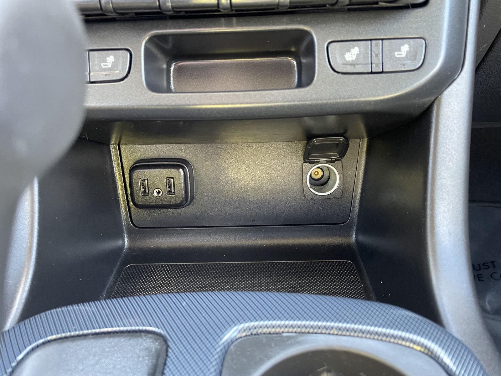 Vehicle photo 29
