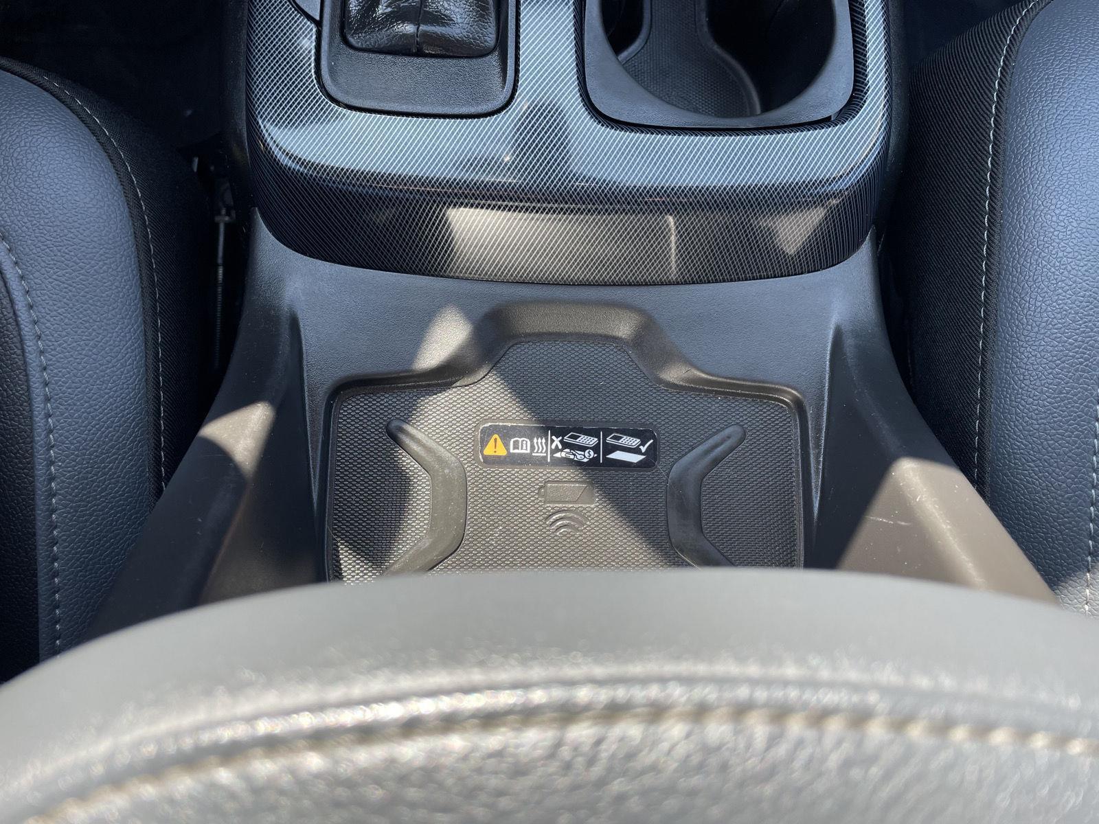 Vehicle photo 30