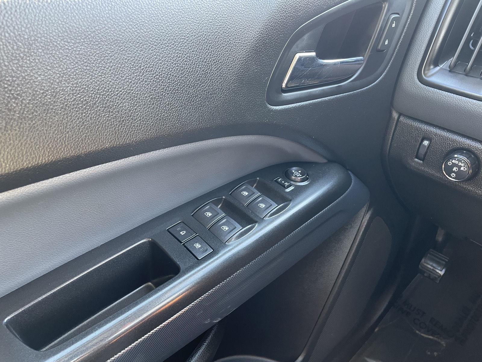 Vehicle photo 31