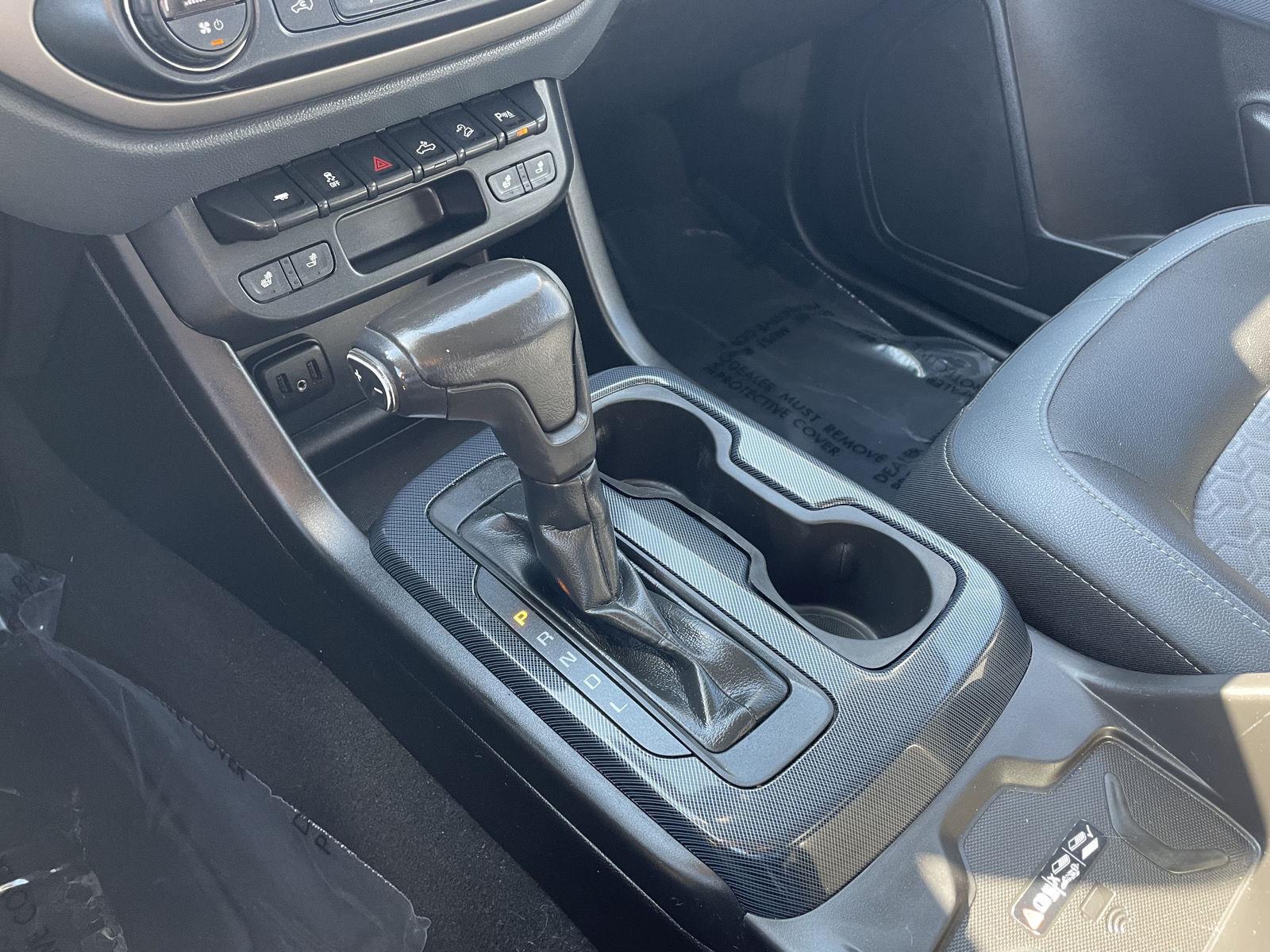 Vehicle photo 32