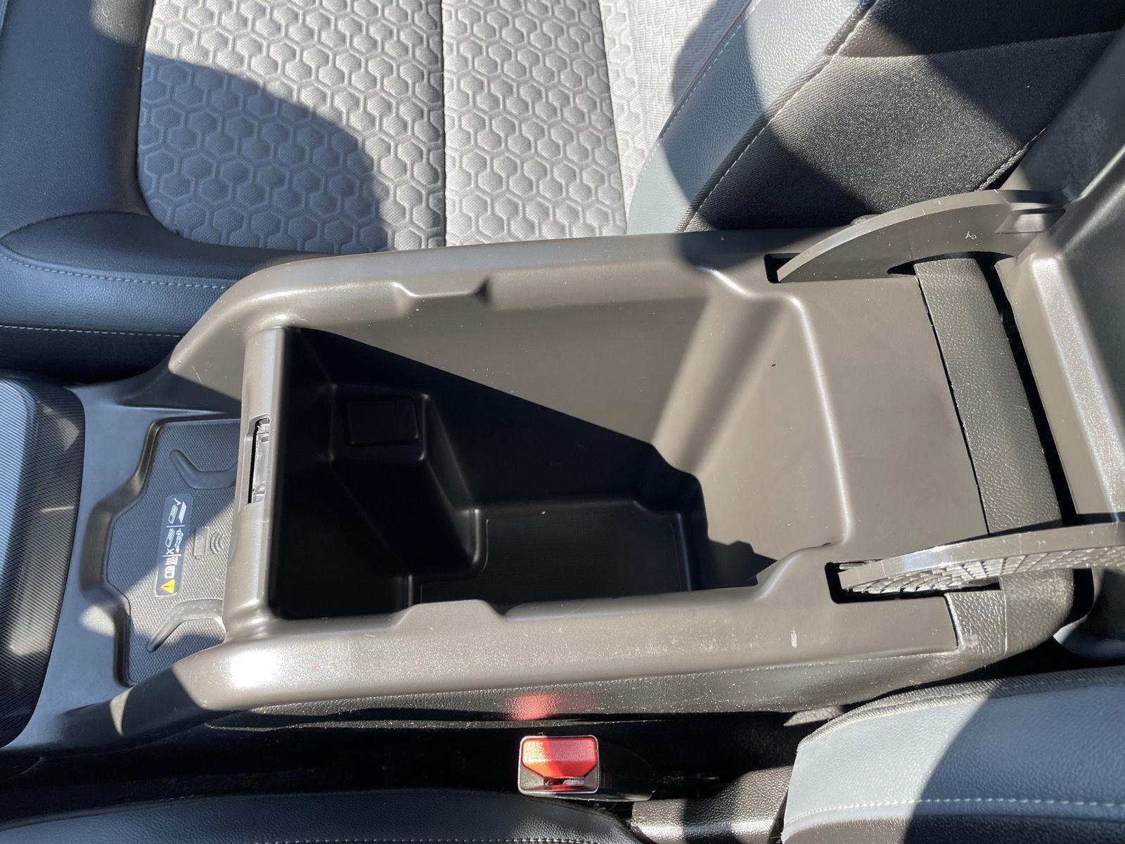 Vehicle photo 33