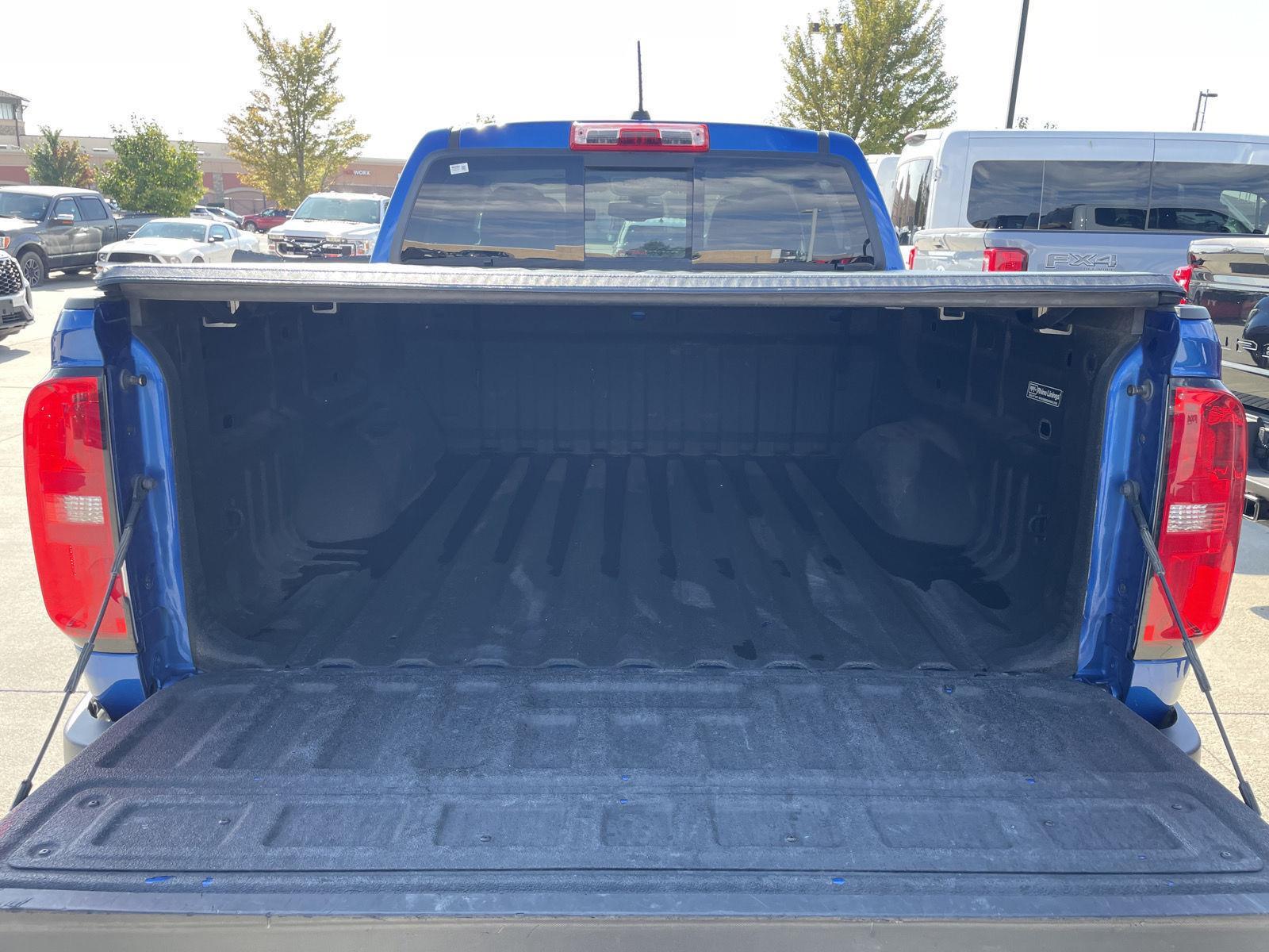 Vehicle photo 36