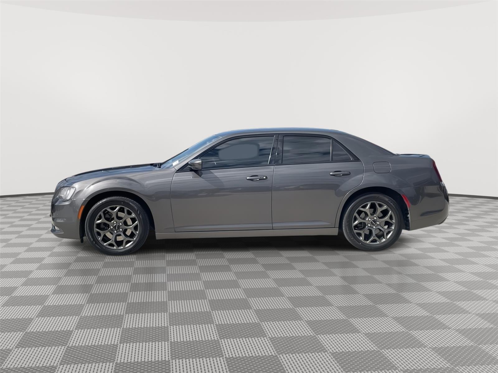 Vehicle photo 2