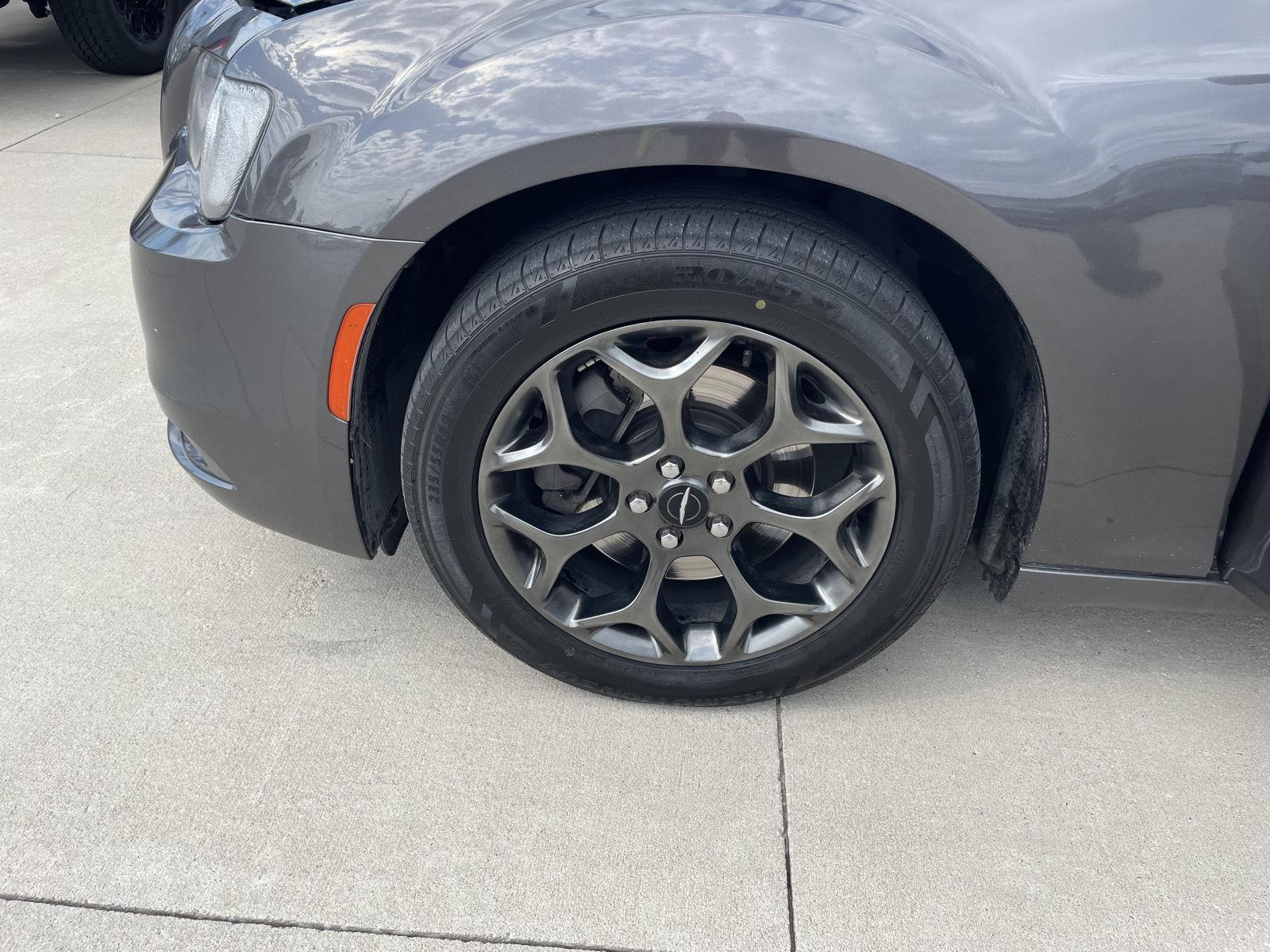 Vehicle photo 10