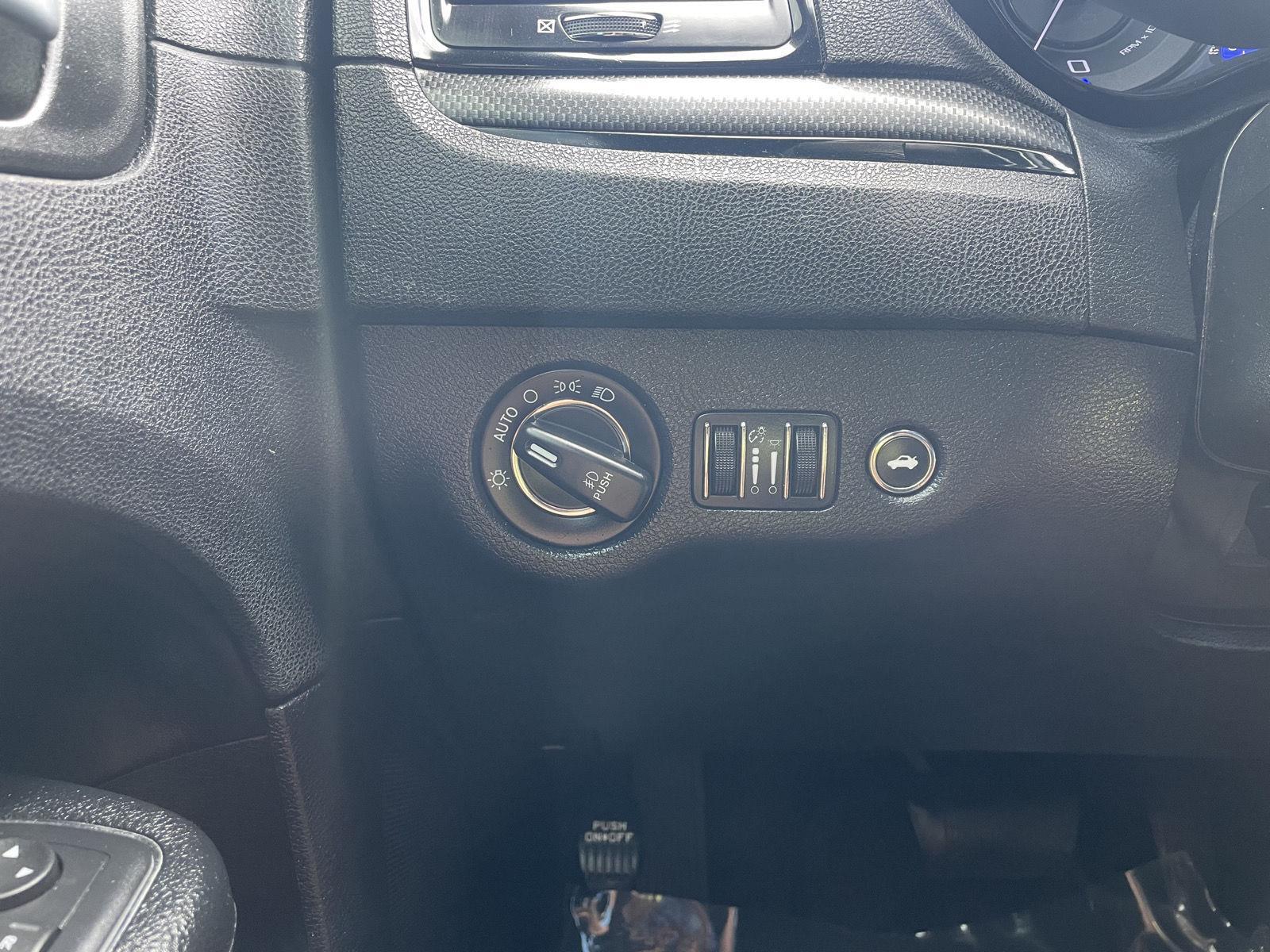 Vehicle photo 16